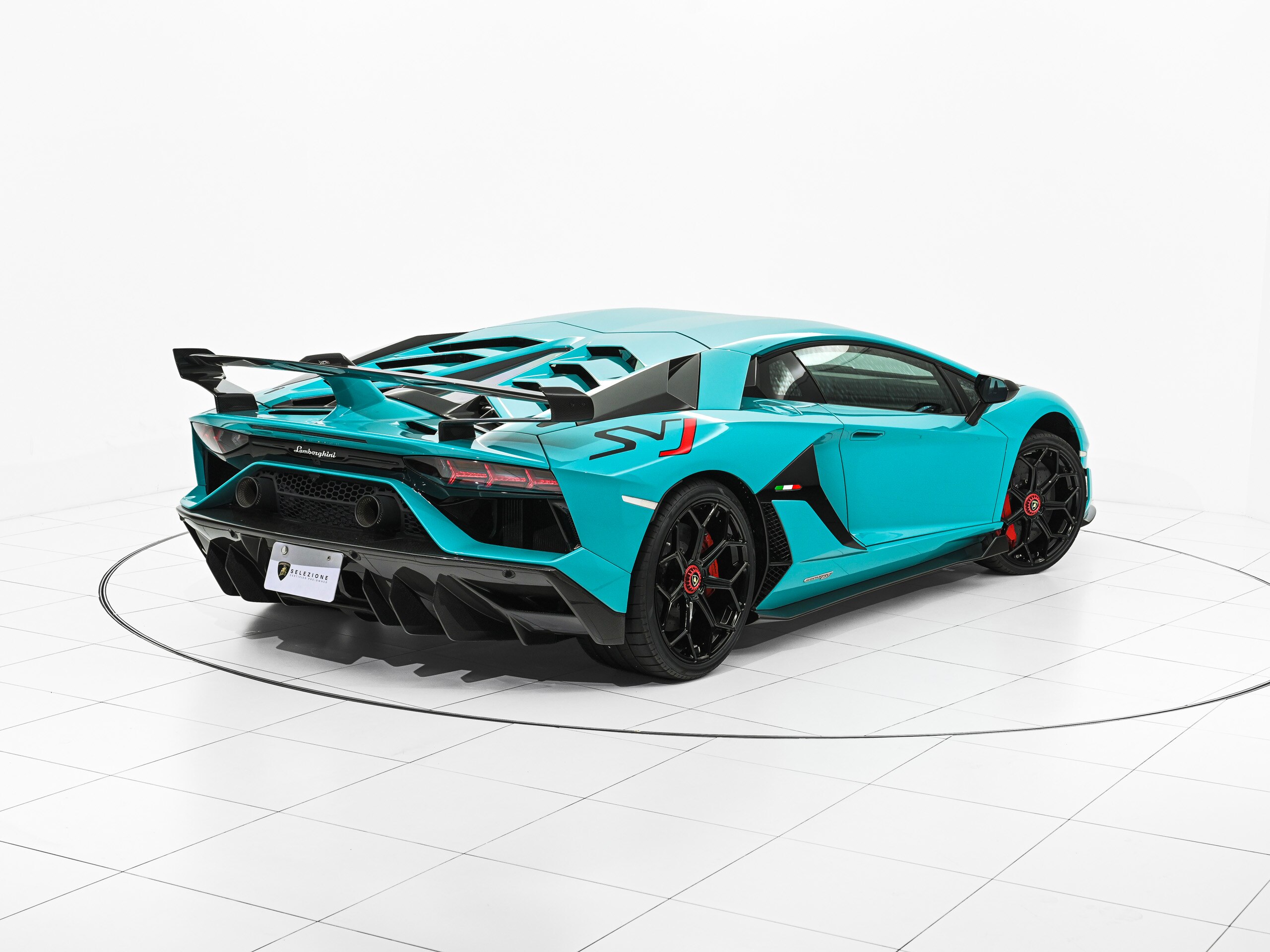 2019 Lamborghini Aventador SVJ — Photo 47 / 48
