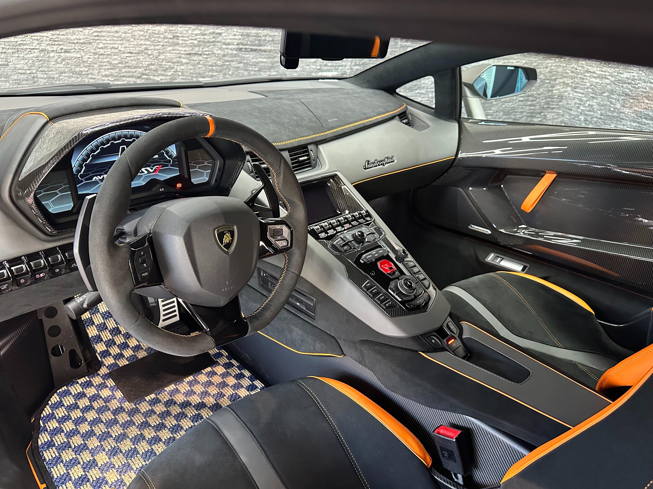 2019 Lamborghini Aventador SVJ — Photo 6 / 36