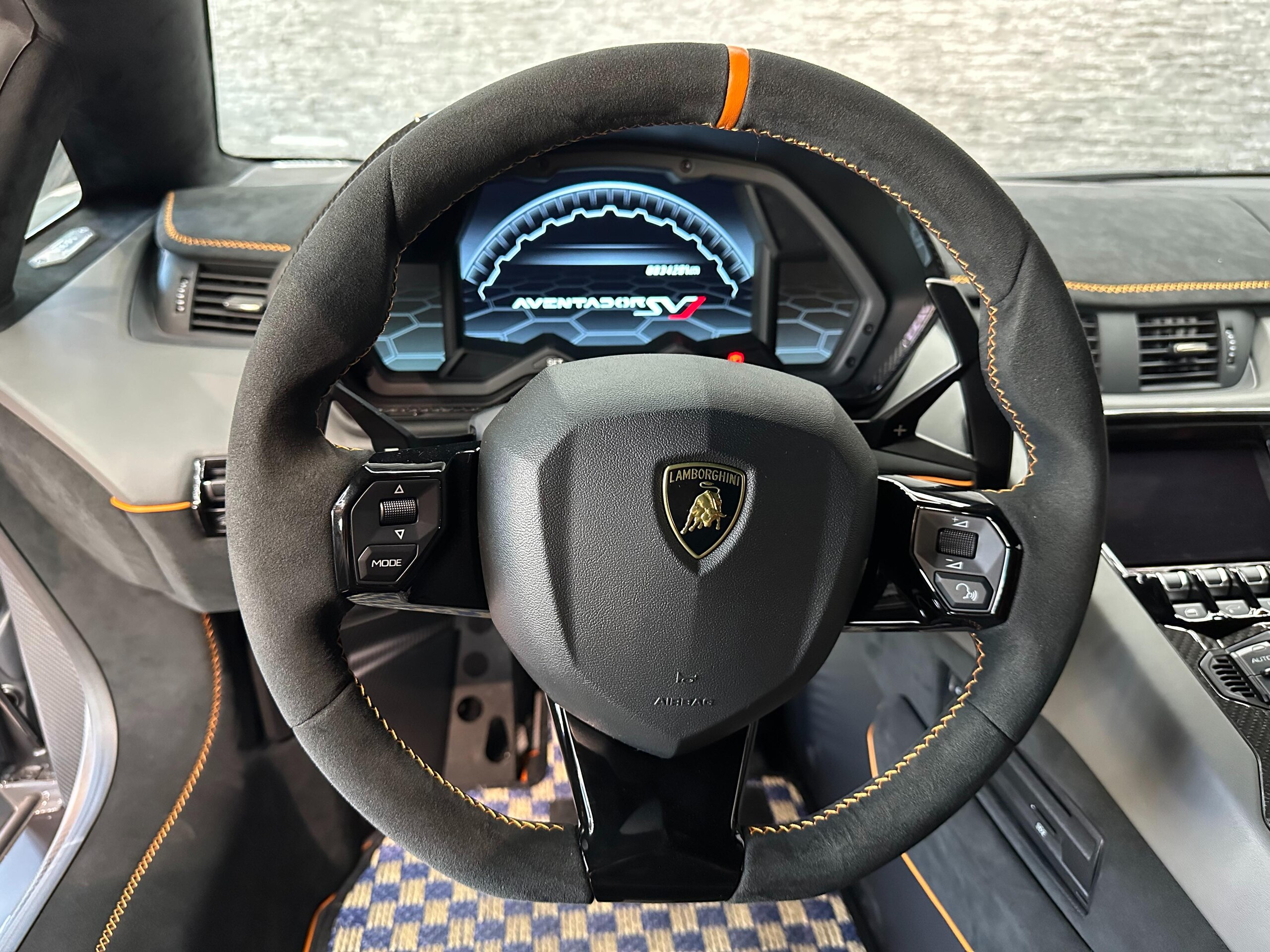 2019 Lamborghini Aventador SVJ — Photo 7 / 36