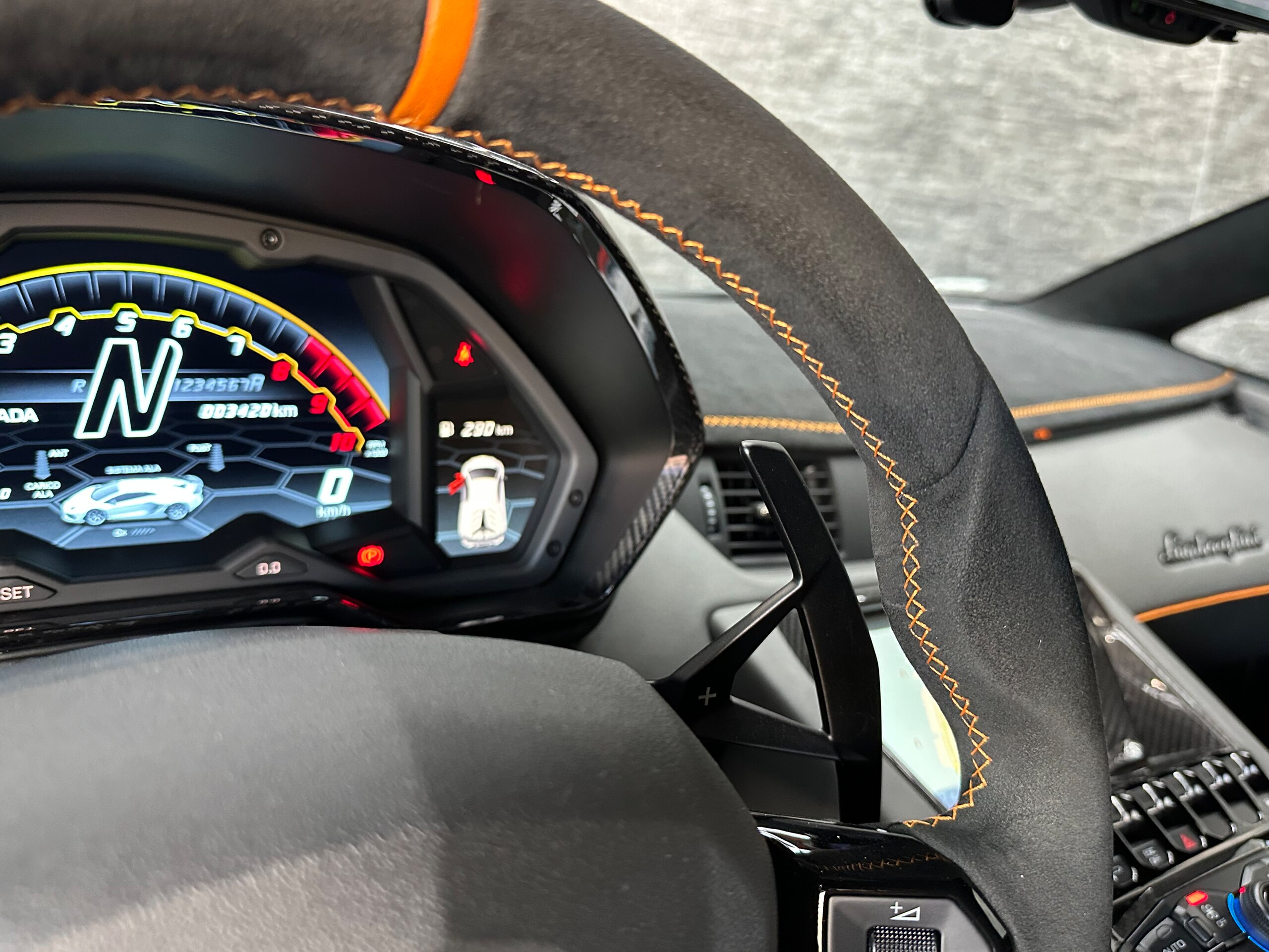 2019 Lamborghini Aventador SVJ — Photo 12 / 36