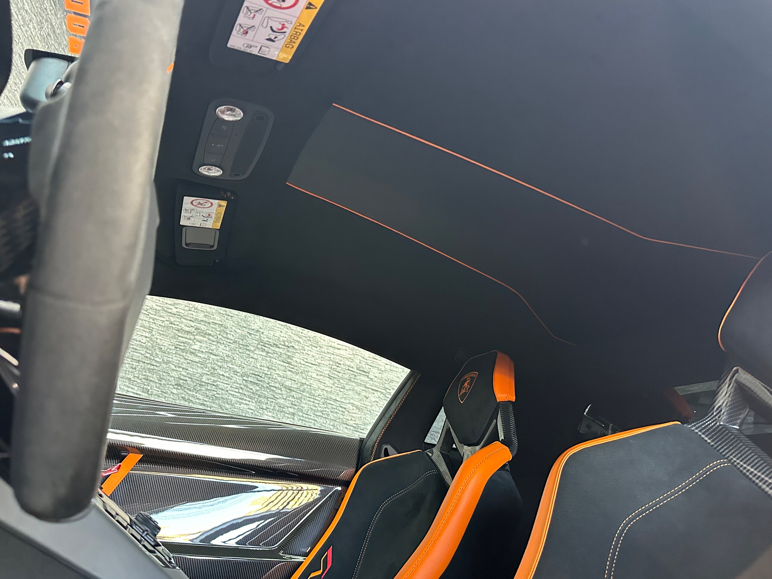 2019 Lamborghini Aventador SVJ — Photo 15 / 36