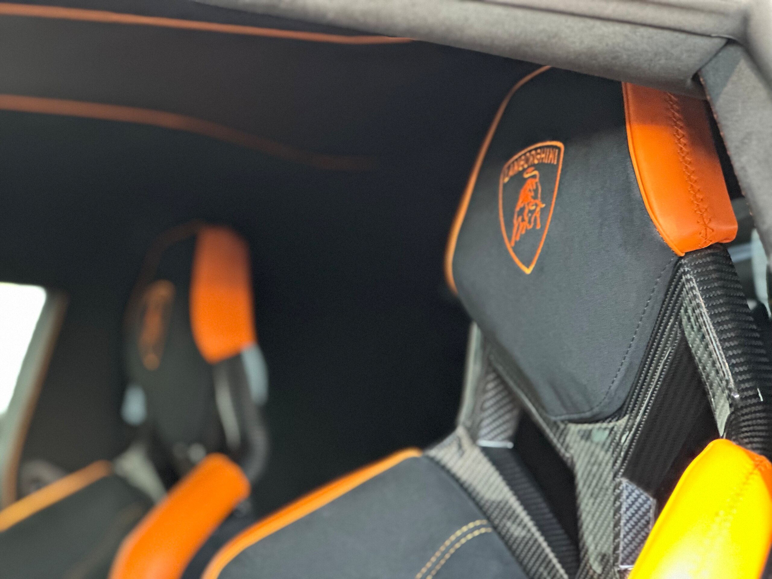2019 Lamborghini Aventador SVJ — Photo 16 / 36