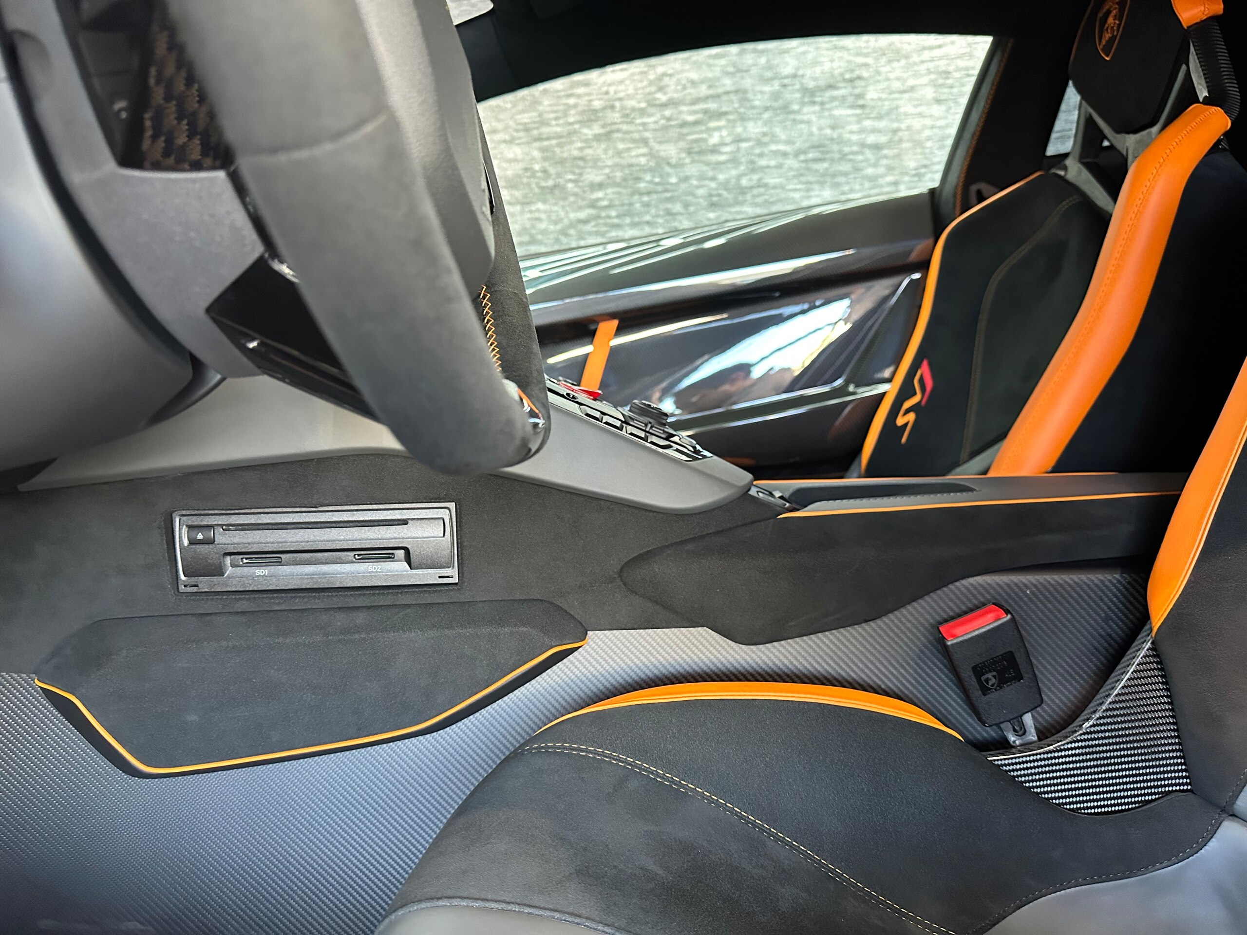 2019 Lamborghini Aventador SVJ — Photo 17 / 36