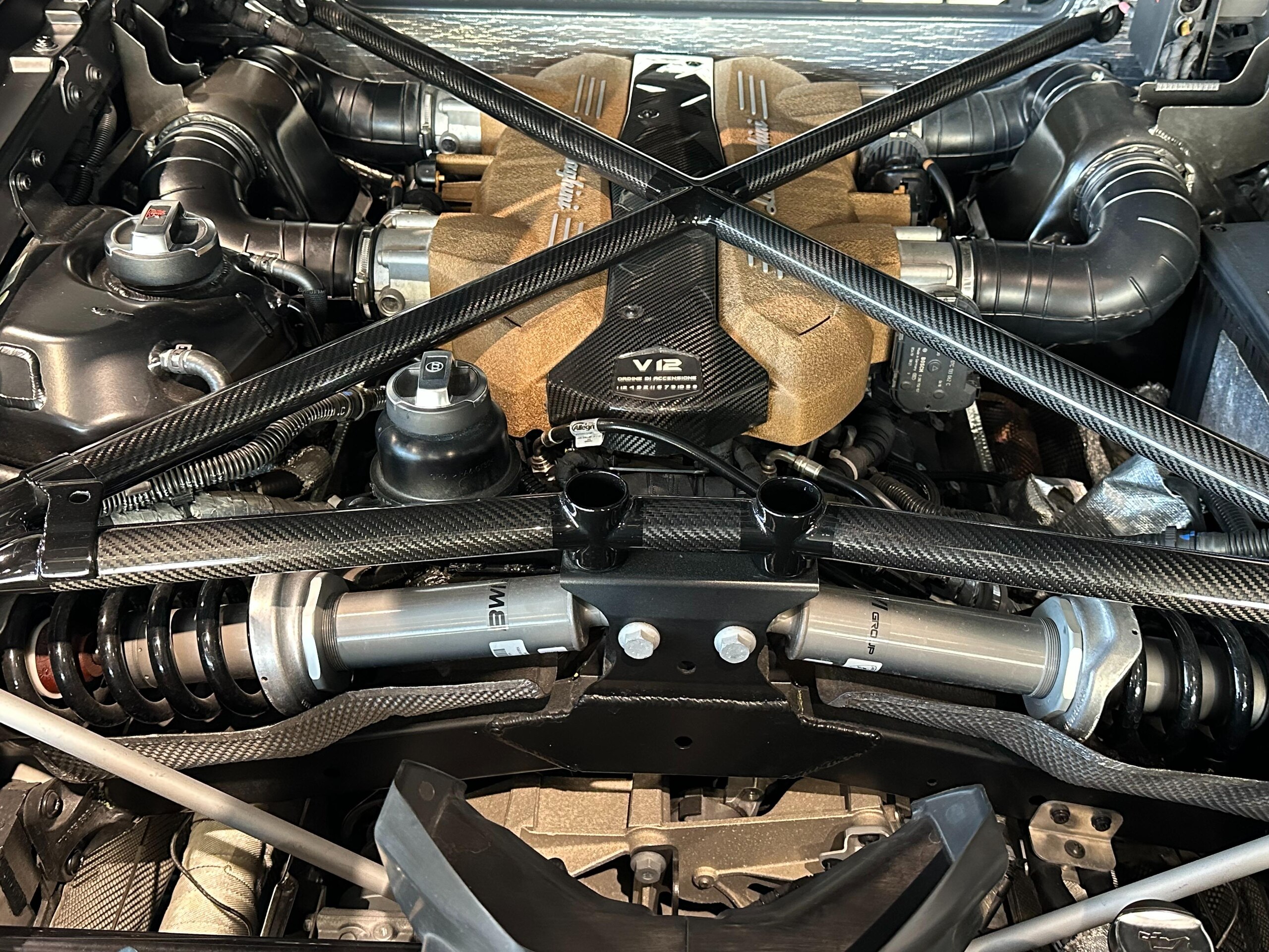 2019 Lamborghini Aventador SVJ — Photo 22 / 36