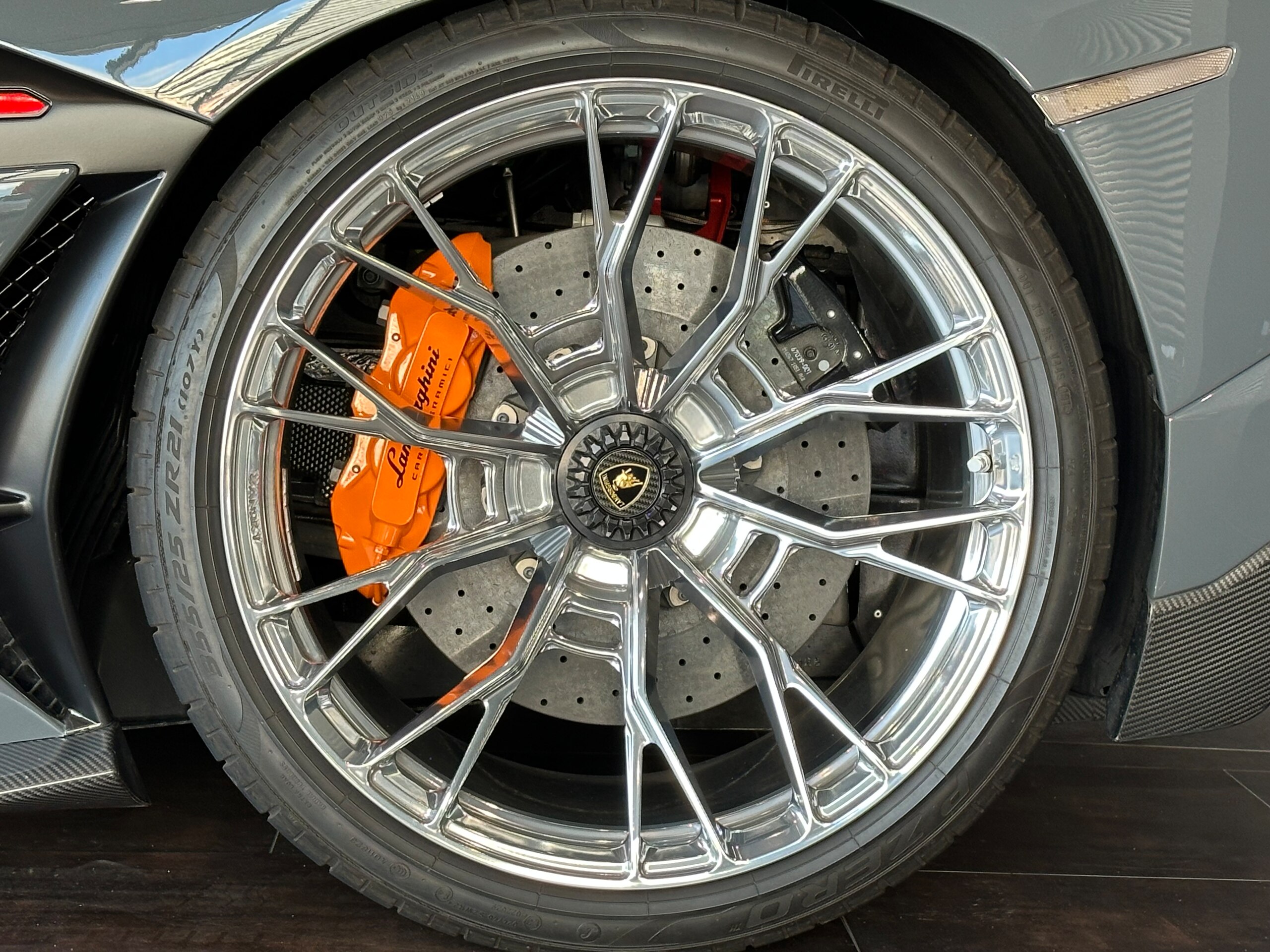 2019 Lamborghini Aventador SVJ — Photo 24 / 36