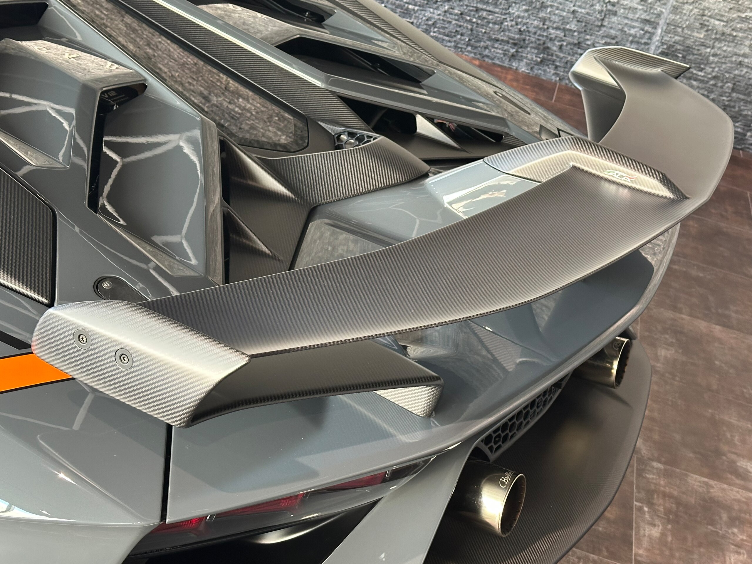 2019 Lamborghini Aventador SVJ — Photo 33 / 36