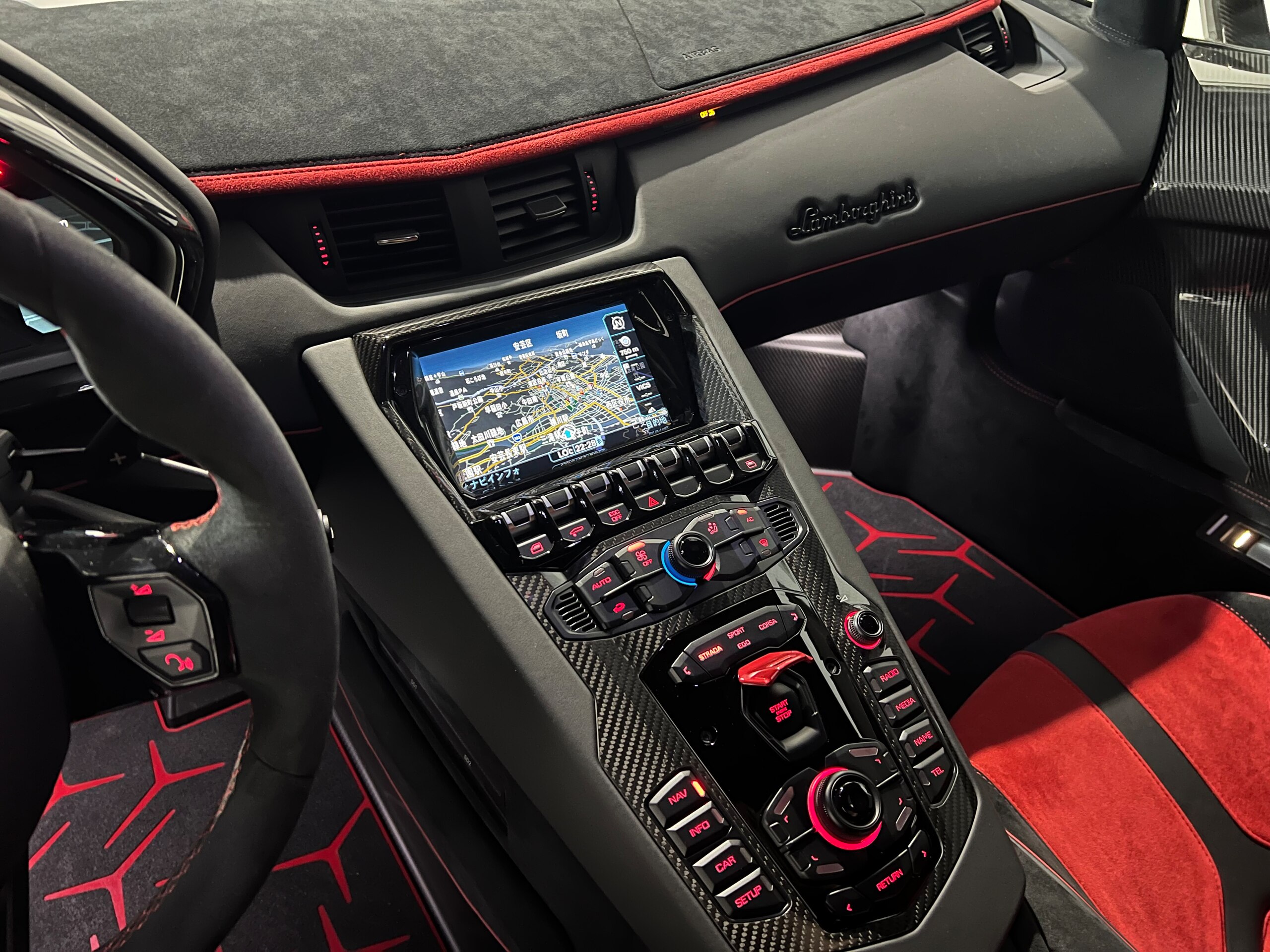 2019 Lamborghini Aventador SVJ — Photo 10 / 29