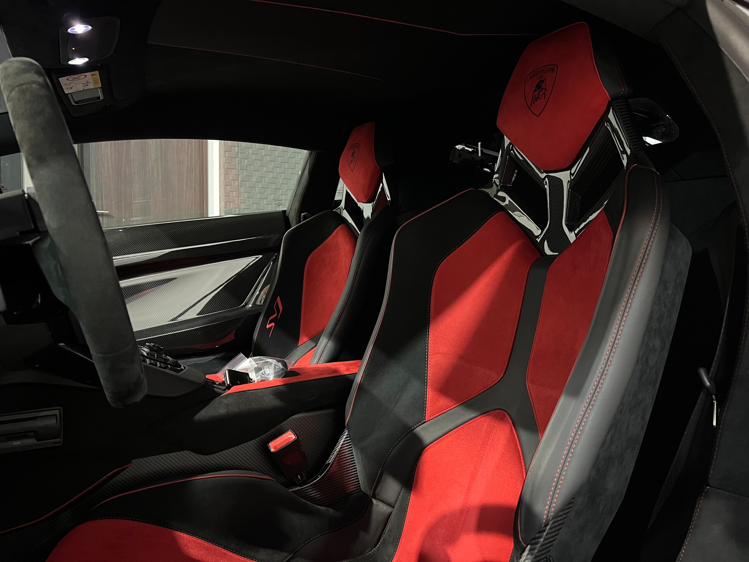 2019 Lamborghini Aventador SVJ — Photo 13 / 29