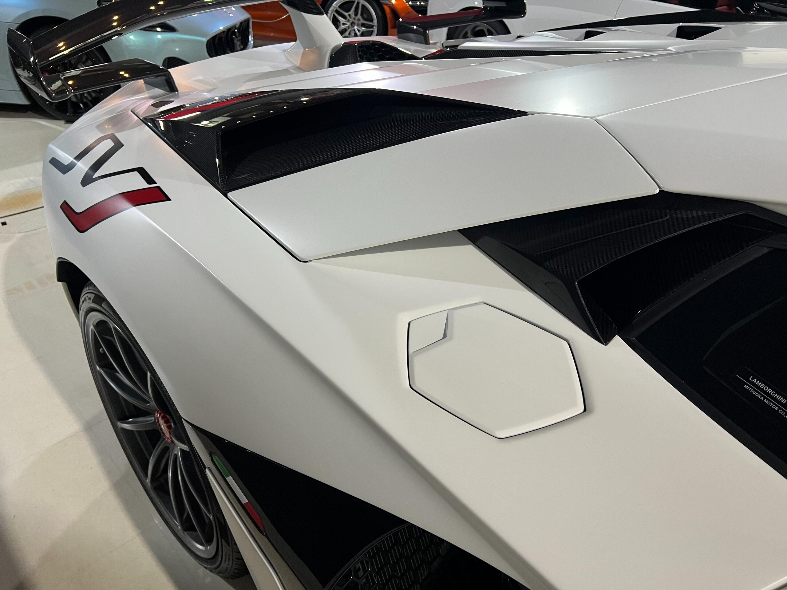 2019 Lamborghini Aventador SVJ — Photo 22 / 29