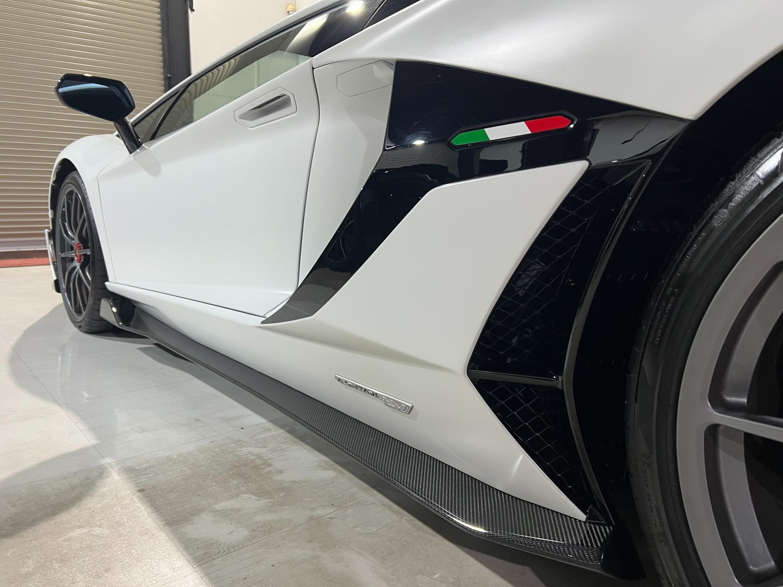 2019 Lamborghini Aventador SVJ — Photo 23 / 29