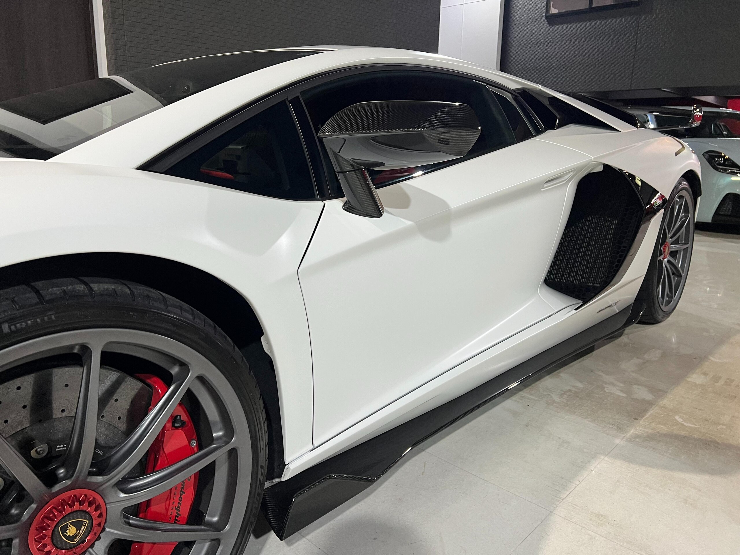 2019 Lamborghini Aventador SVJ — Photo 24 / 29