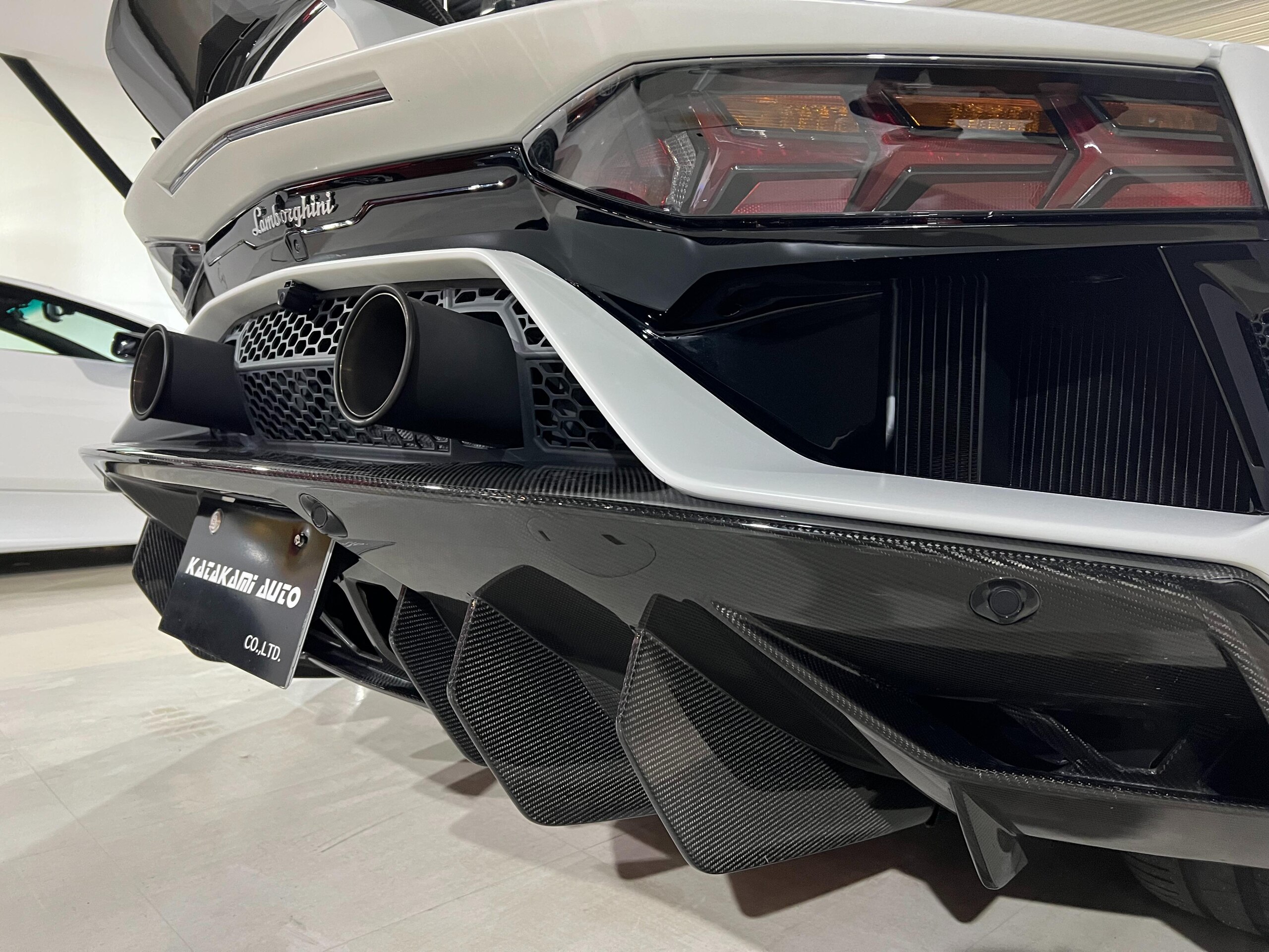 2019 Lamborghini Aventador SVJ — Photo 25 / 29
