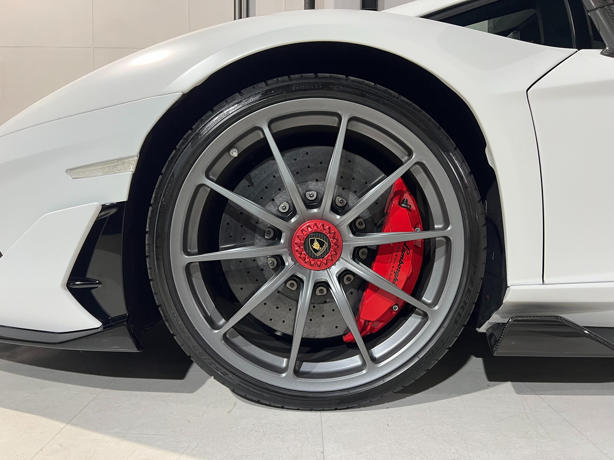 2019 Lamborghini Aventador SVJ — Photo 29 / 29