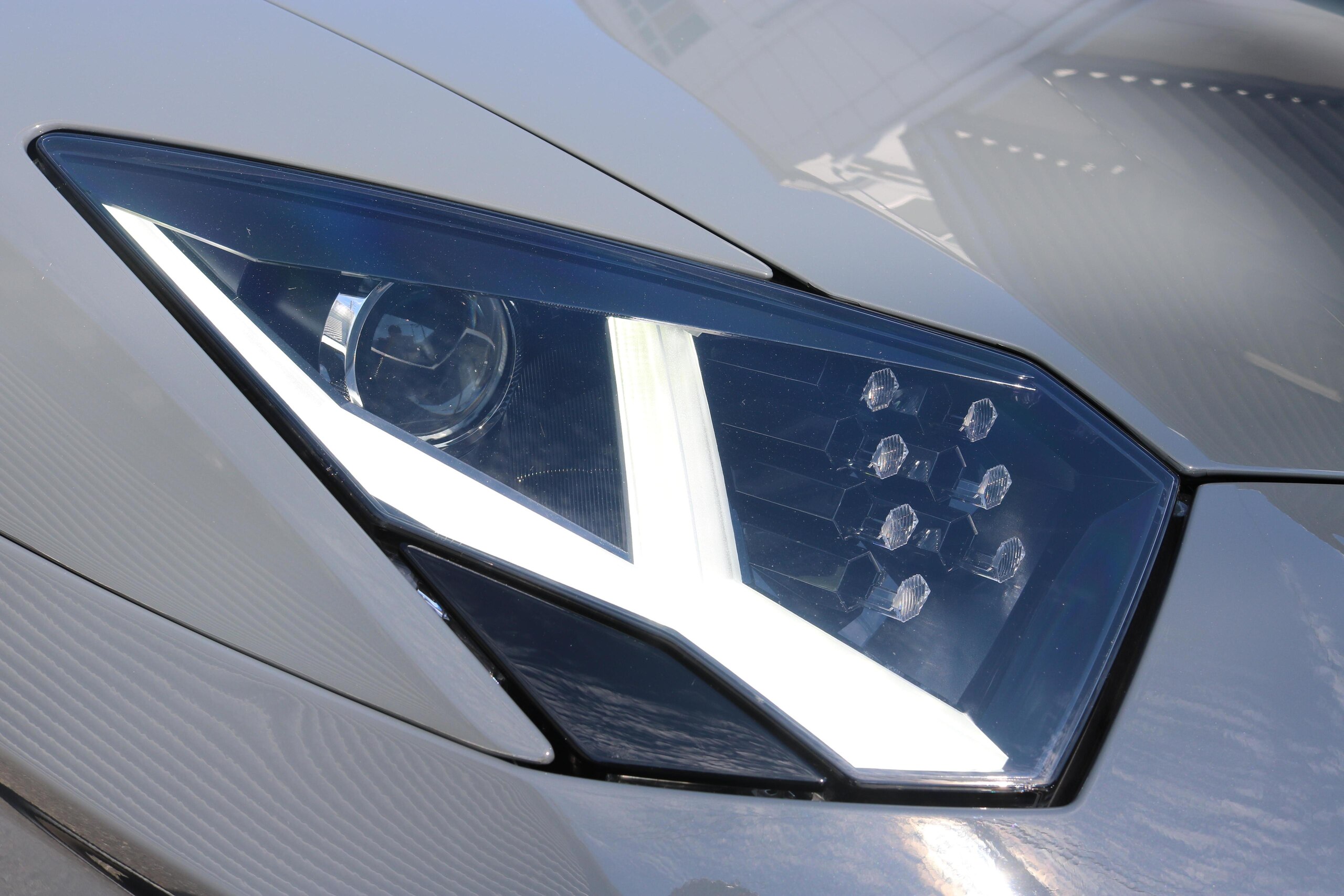 2019 Lamborghini Aventador SVJ — Photo 10 / 37