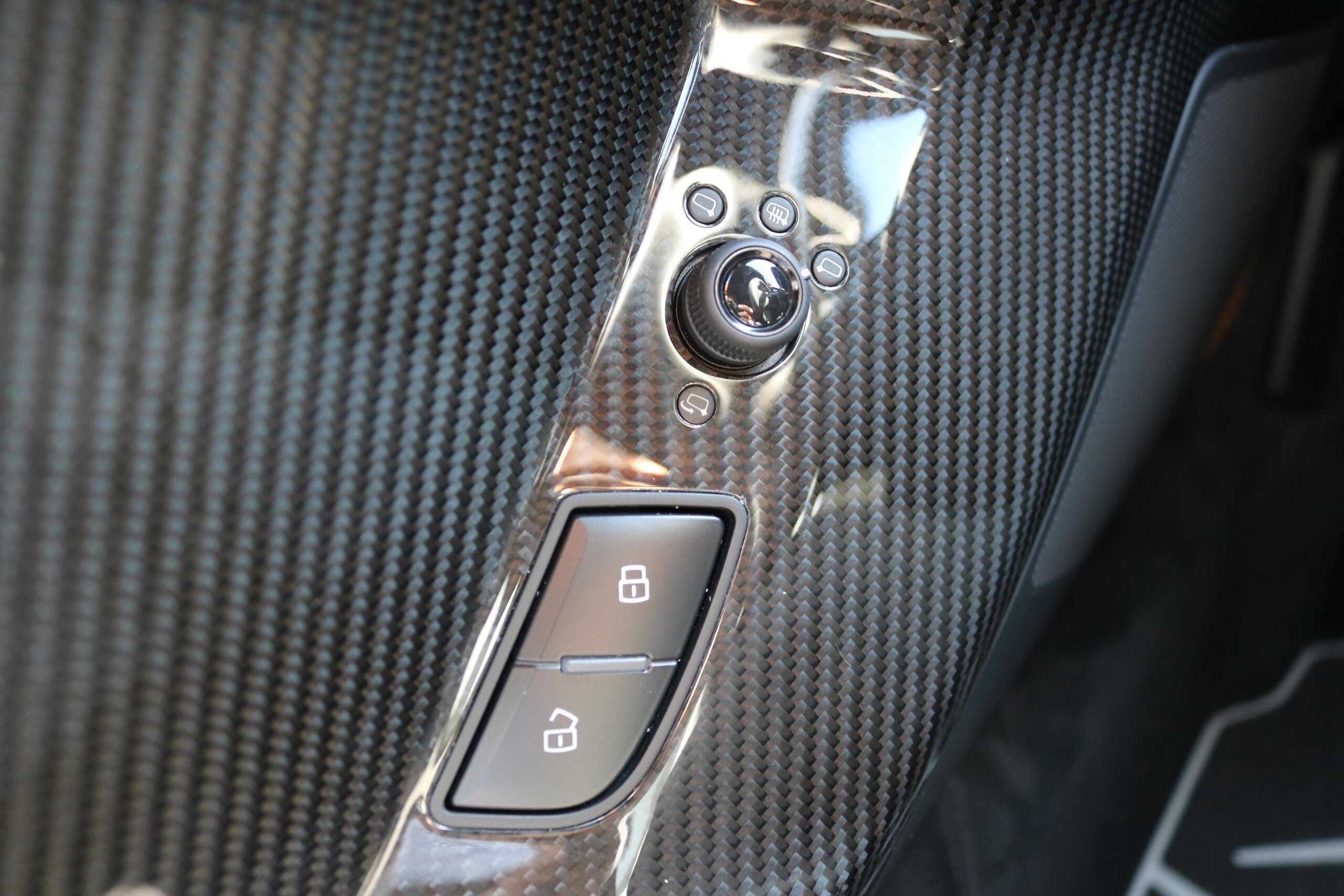 2019 Lamborghini Aventador SVJ — Photo 29 / 37