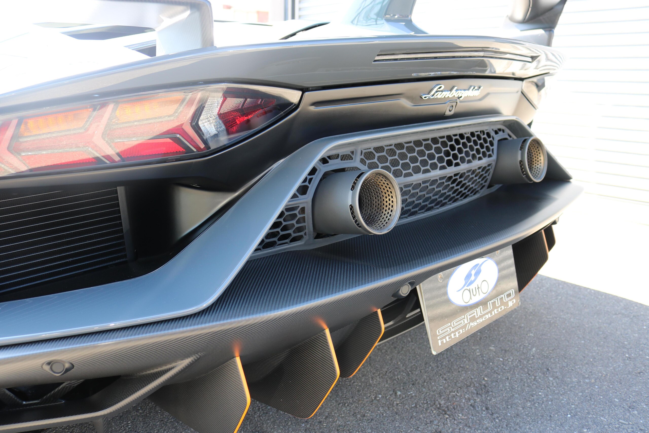 2019 Lamborghini Aventador SVJ — Photo 34 / 37