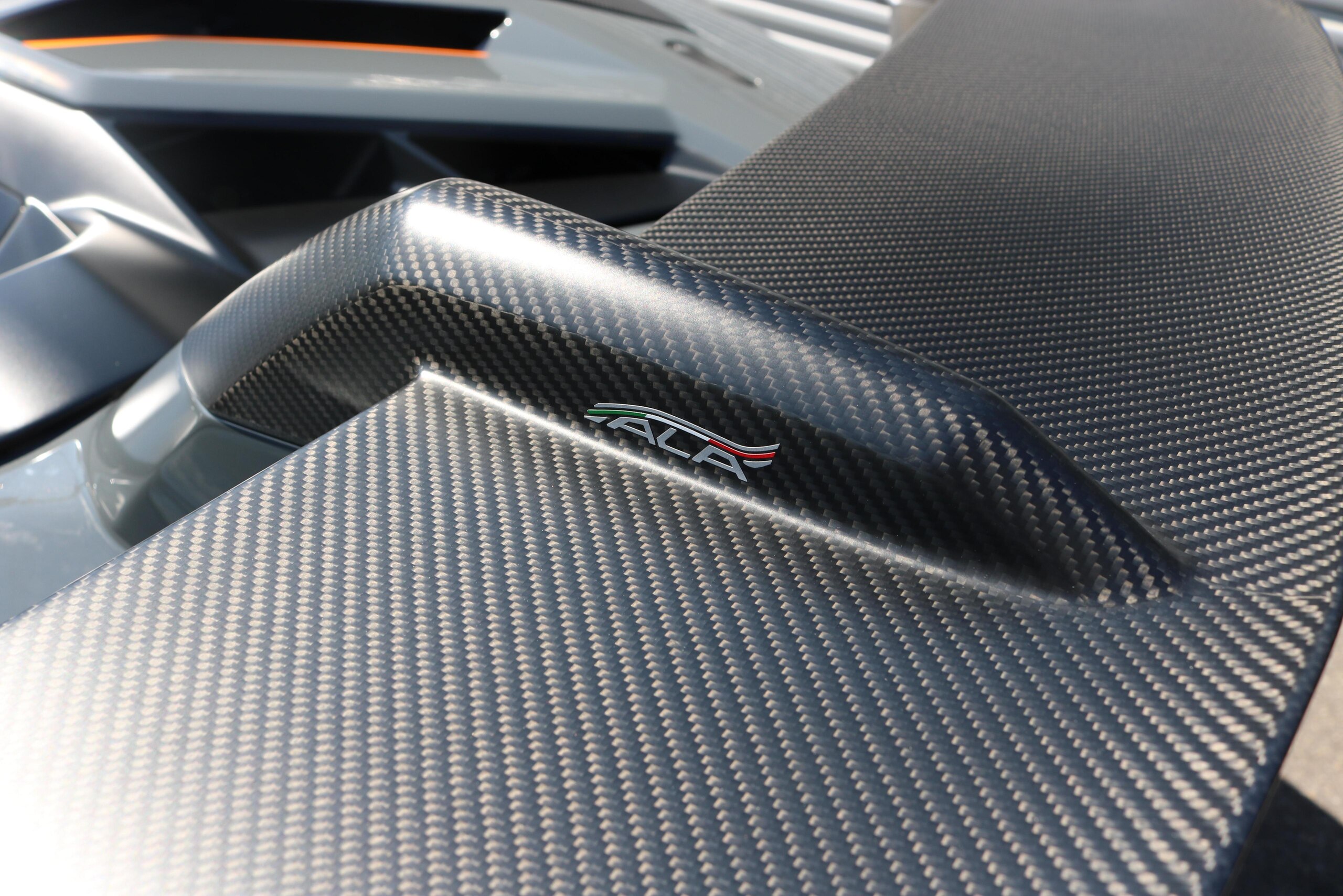 2019 Lamborghini Aventador SVJ — Photo 36 / 37