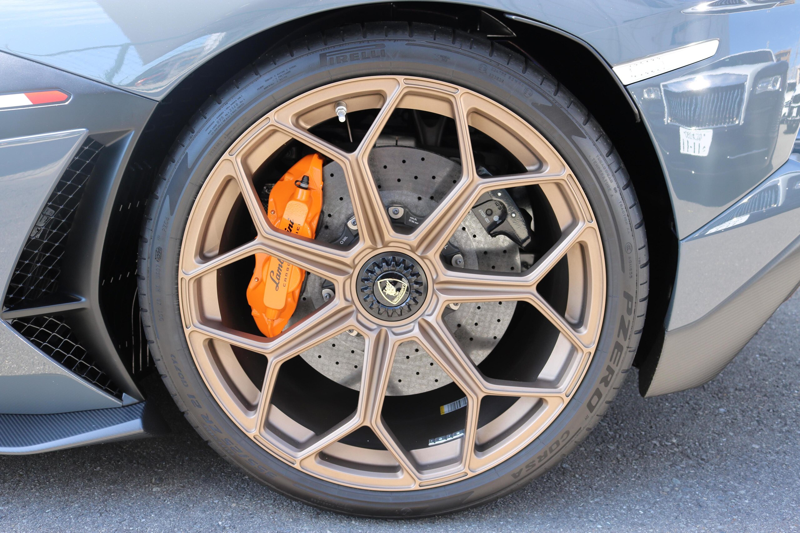 2019 Lamborghini Aventador SVJ — Photo 37 / 37