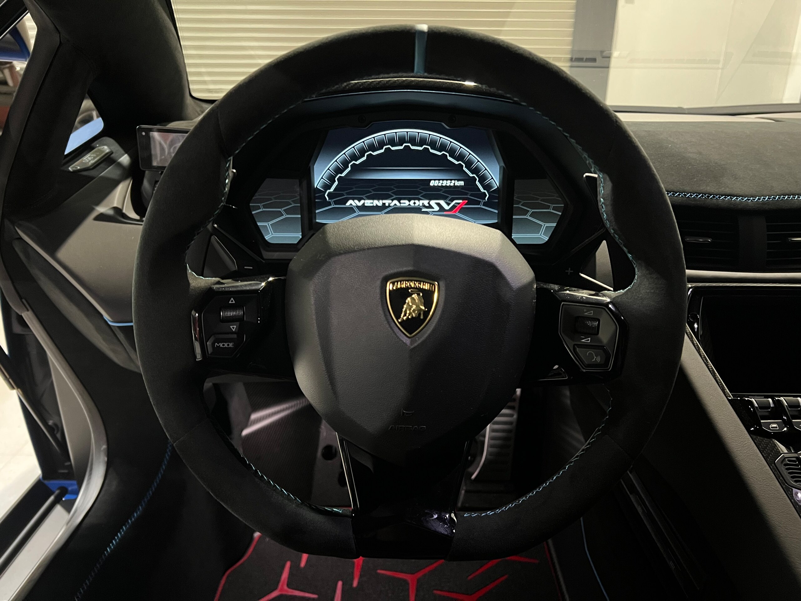 2019 Lamborghini Aventador SVJ — Photo 8 / 34