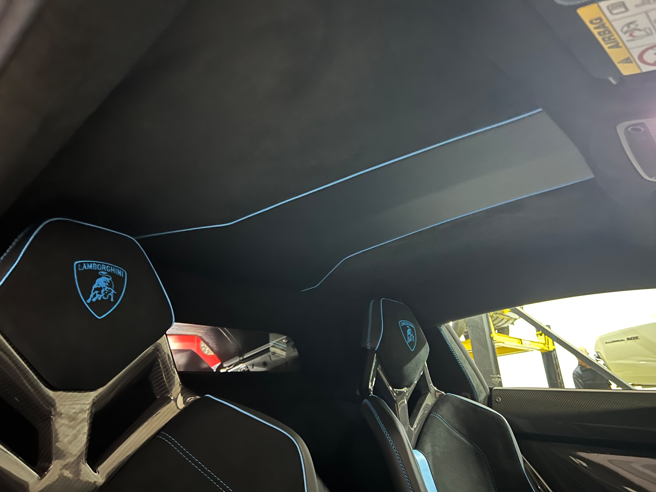 2019 Lamborghini Aventador SVJ — Photo 10 / 34