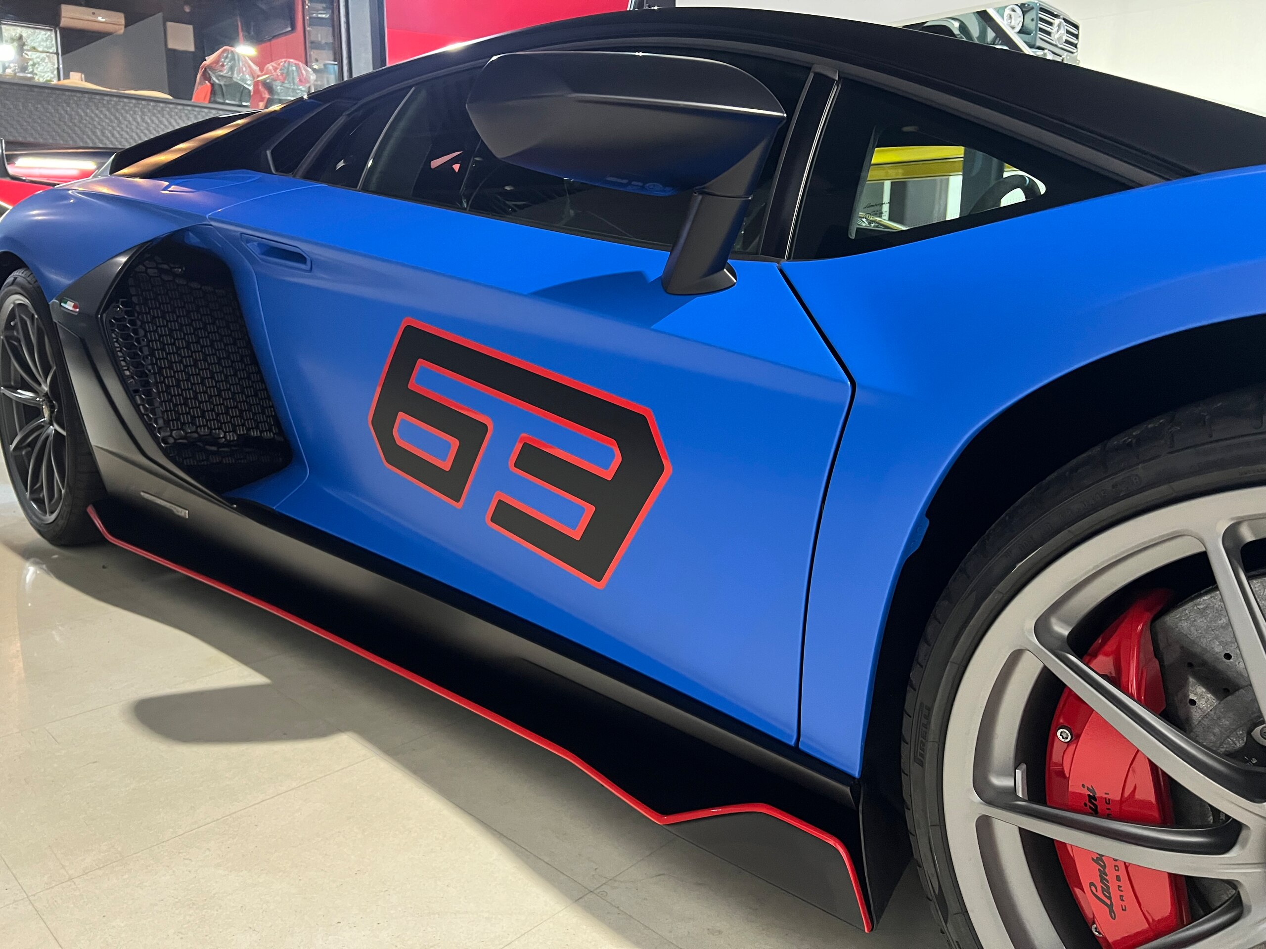 2019 Lamborghini Aventador SVJ — Photo 27 / 34