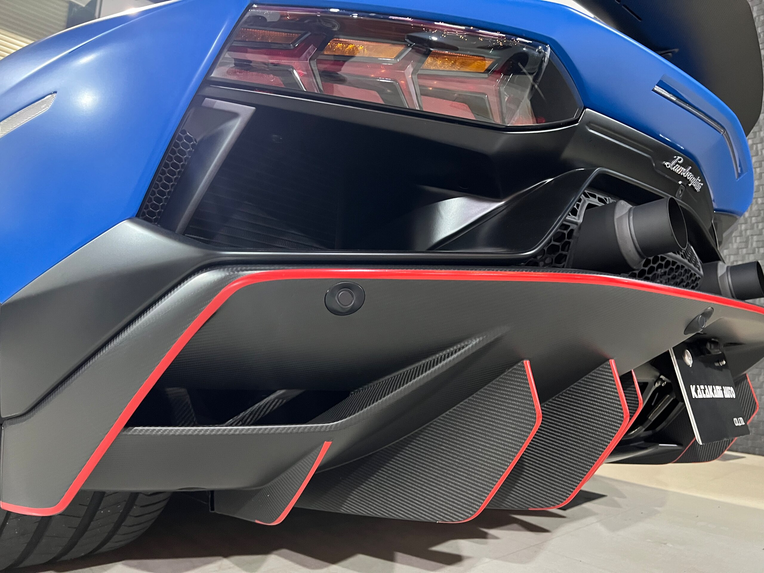 2019 Lamborghini Aventador SVJ — Photo 28 / 34