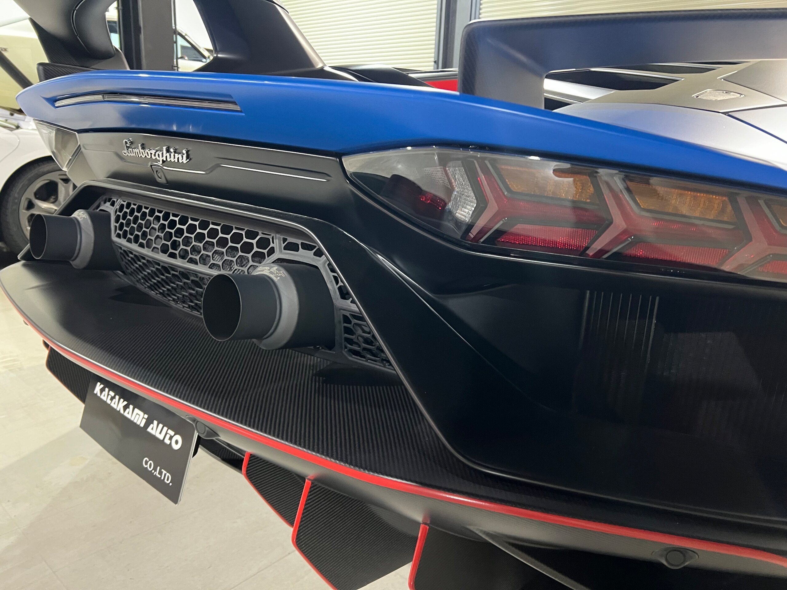 2019 Lamborghini Aventador SVJ — Photo 29 / 34