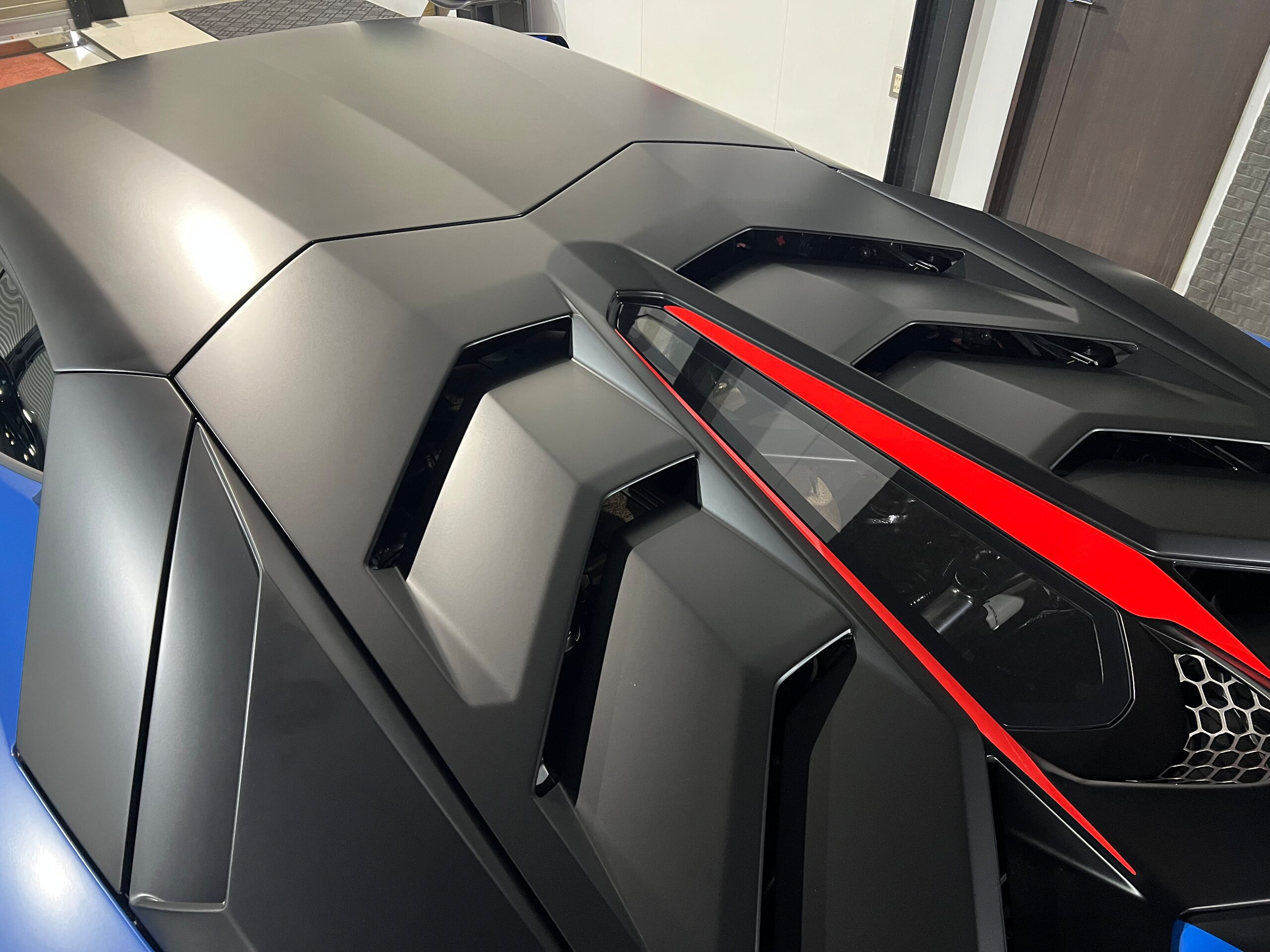 2019 Lamborghini Aventador SVJ — Photo 32 / 34