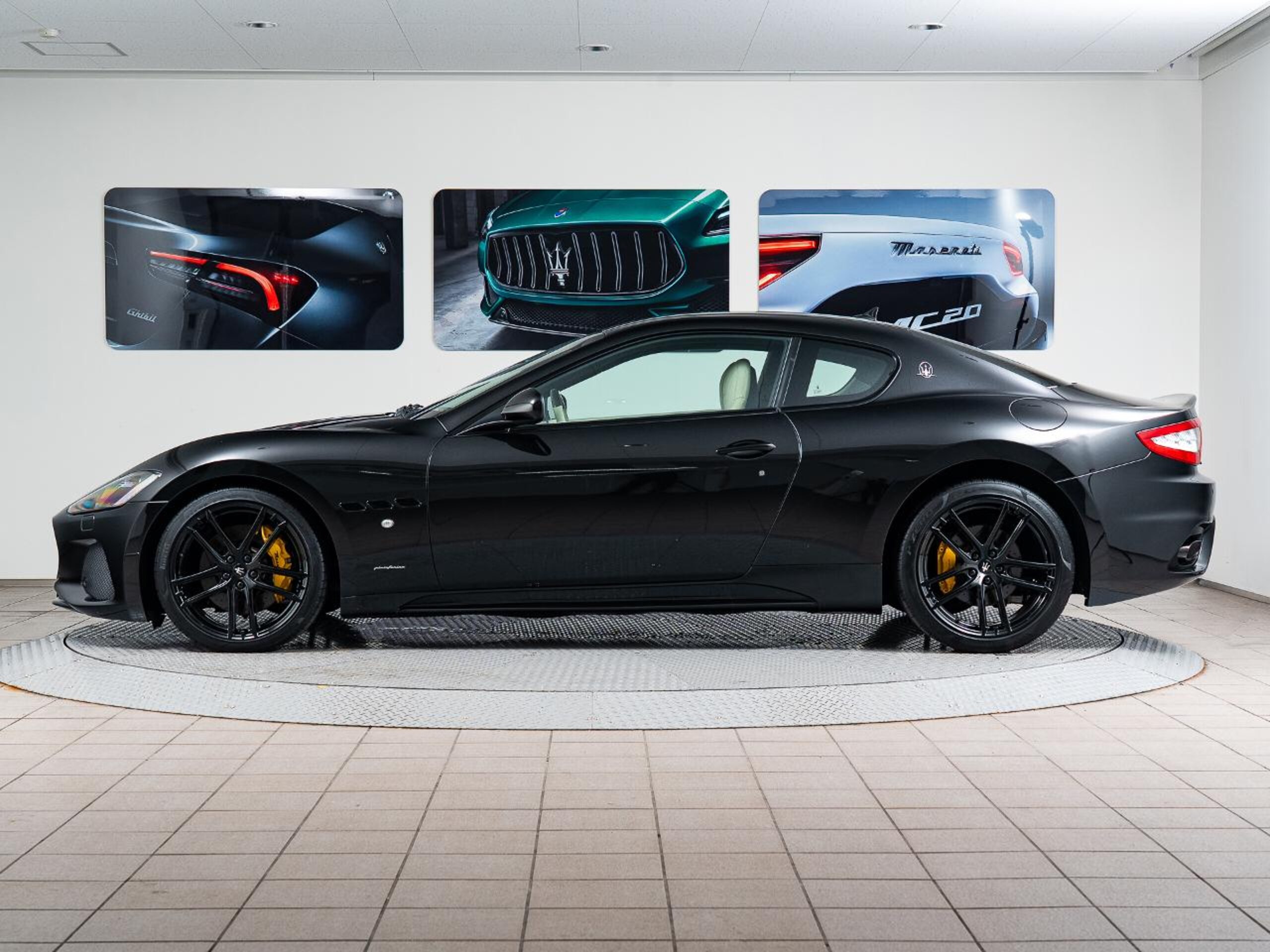 2019 Maserati GranTurismo Sport — Photo 12 / 49
