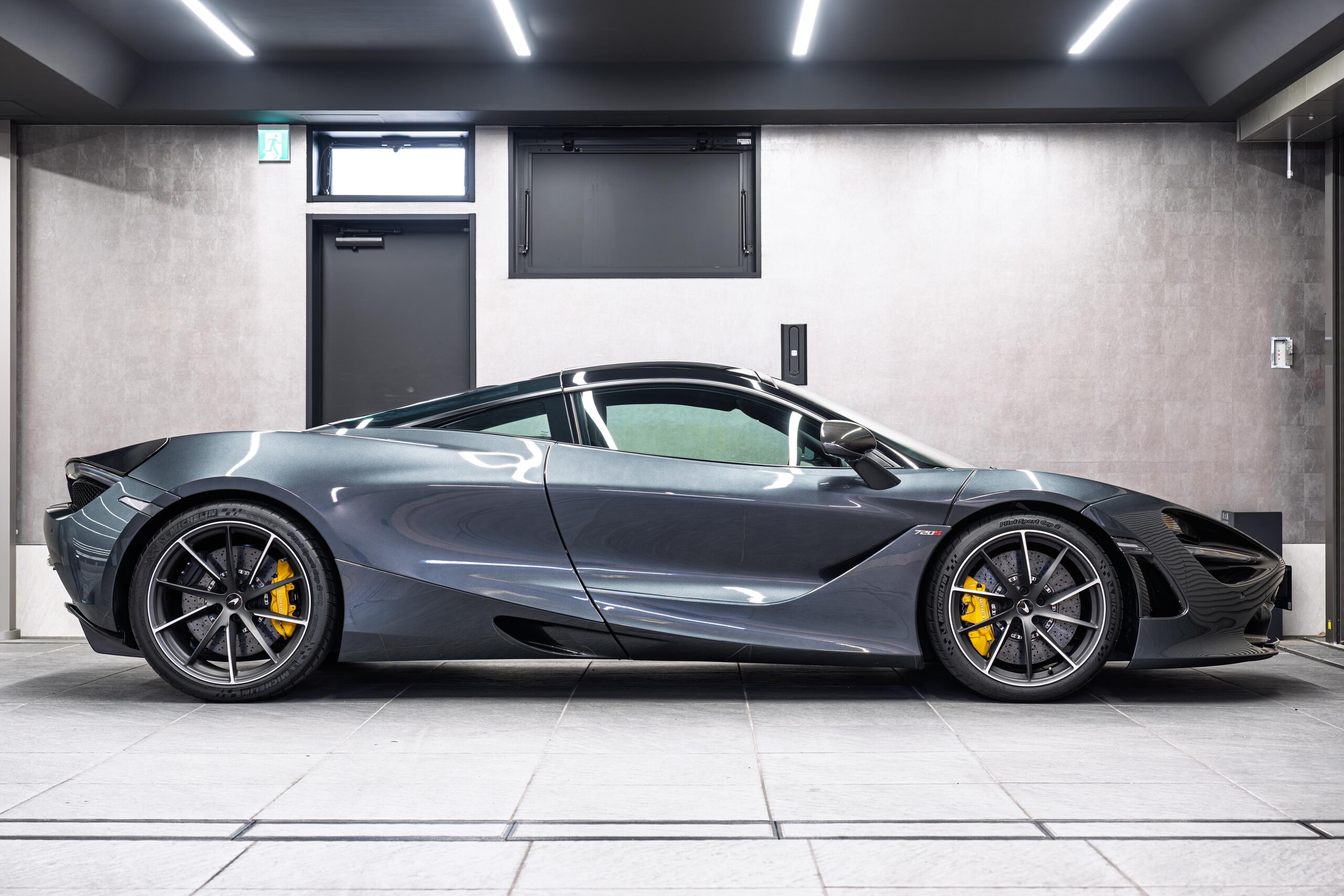 2019 McLaren 720S — Photo 6 / 41
