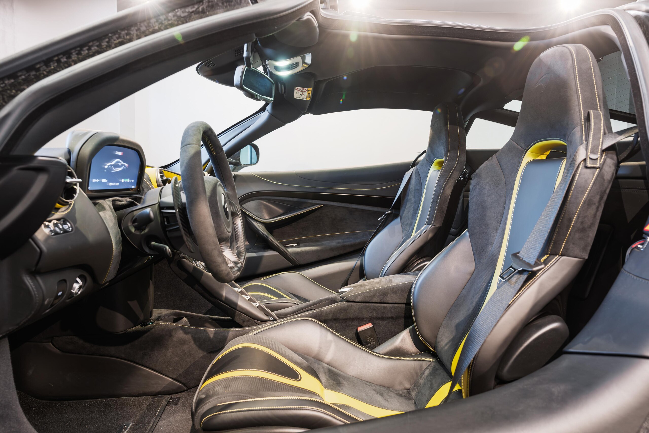 2019 McLaren 720S — Photo 7 / 41