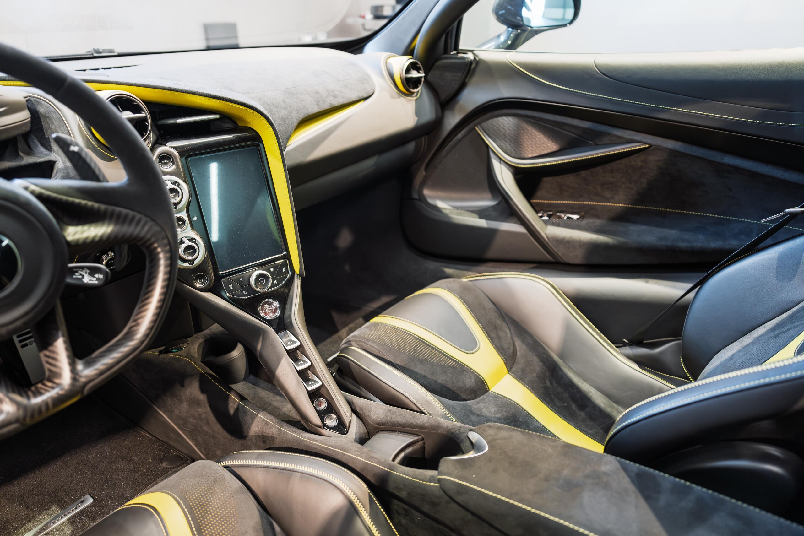 2019 McLaren 720S — Photo 11 / 41