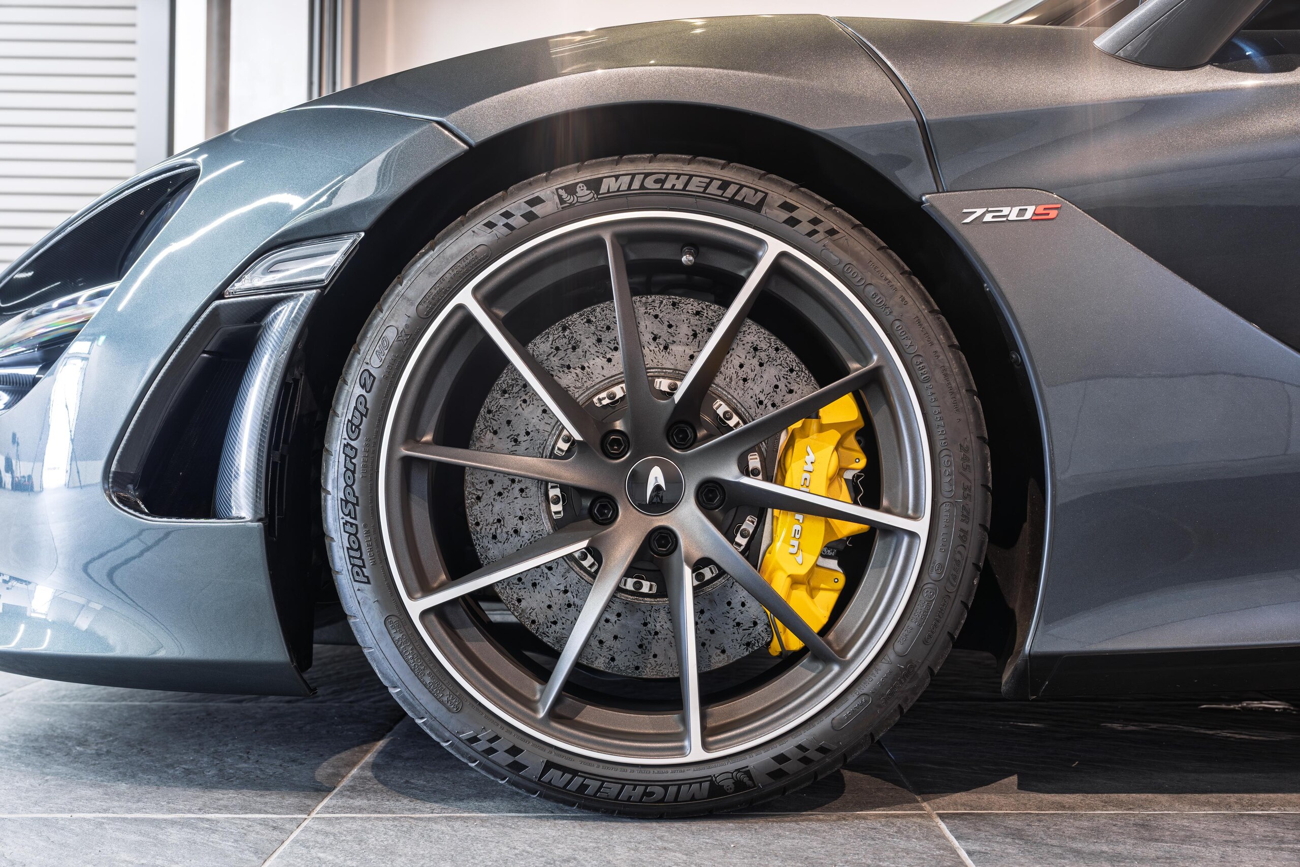 2019 McLaren 720S — Photo 18 / 41
