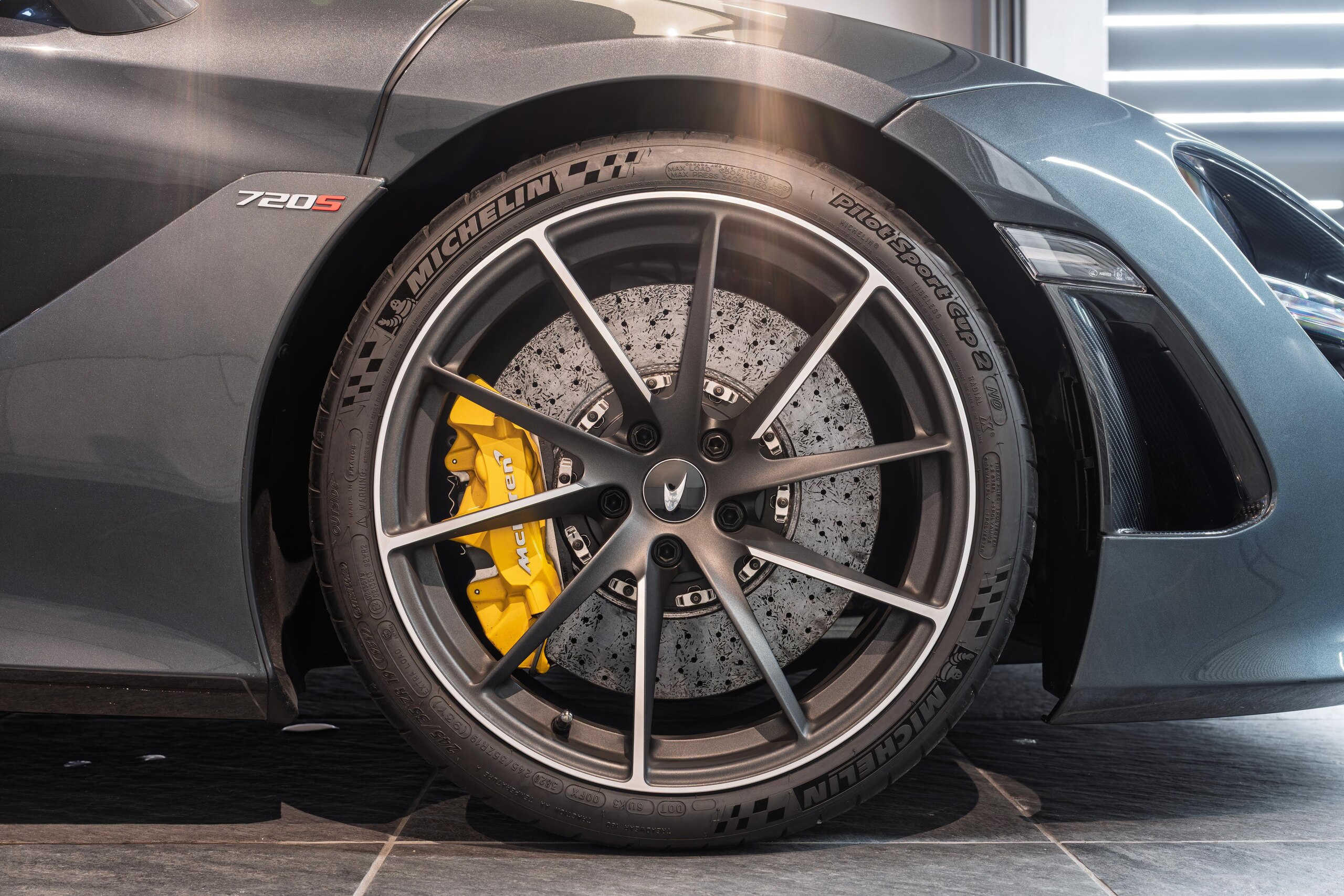 2019 McLaren 720S — Photo 21 / 41