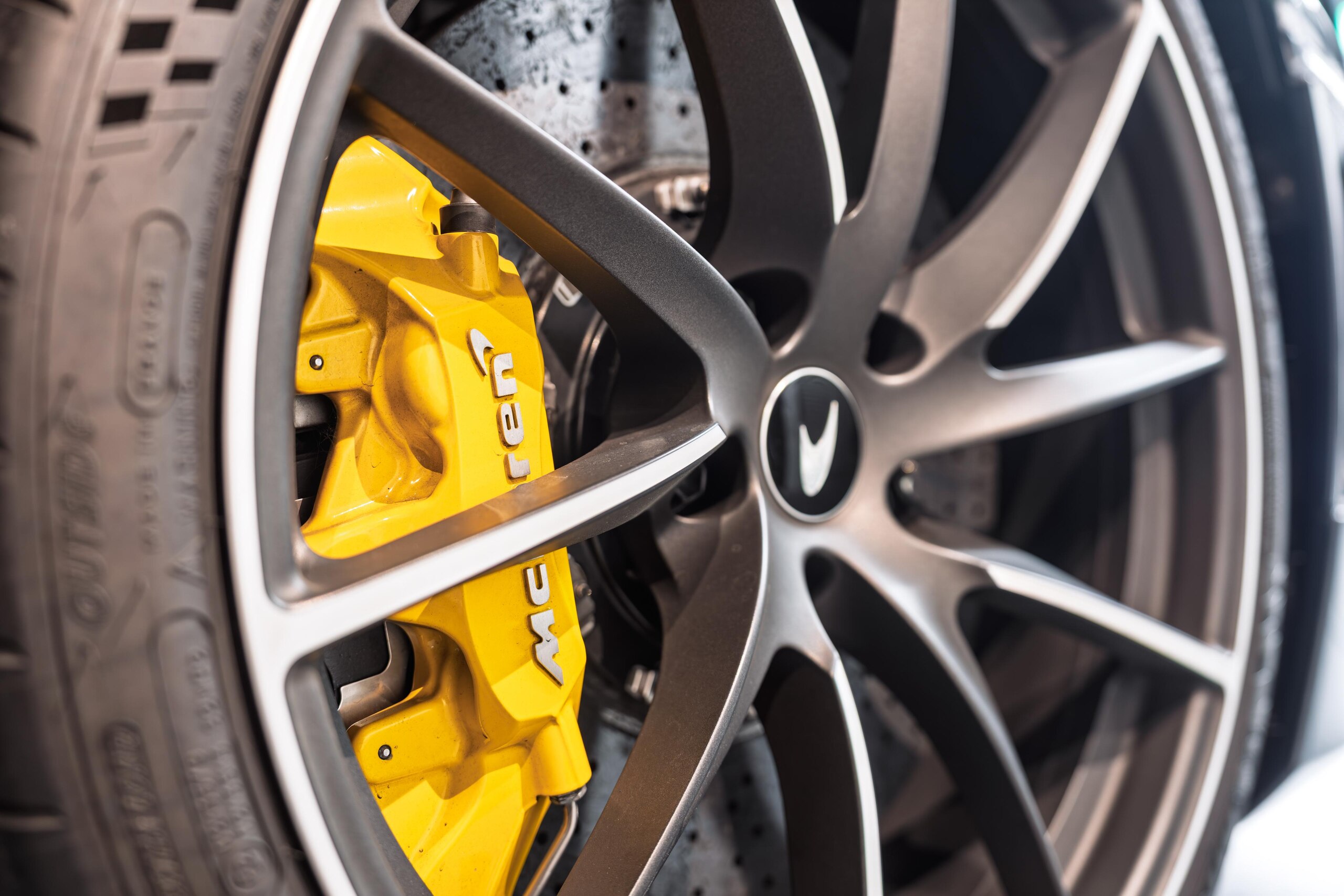 2019 McLaren 720S — Photo 22 / 41