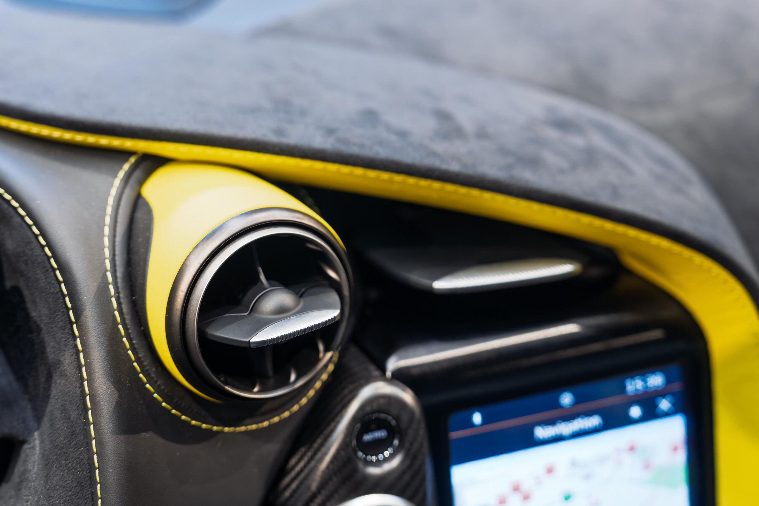 2019 McLaren 720S — Photo 36 / 41