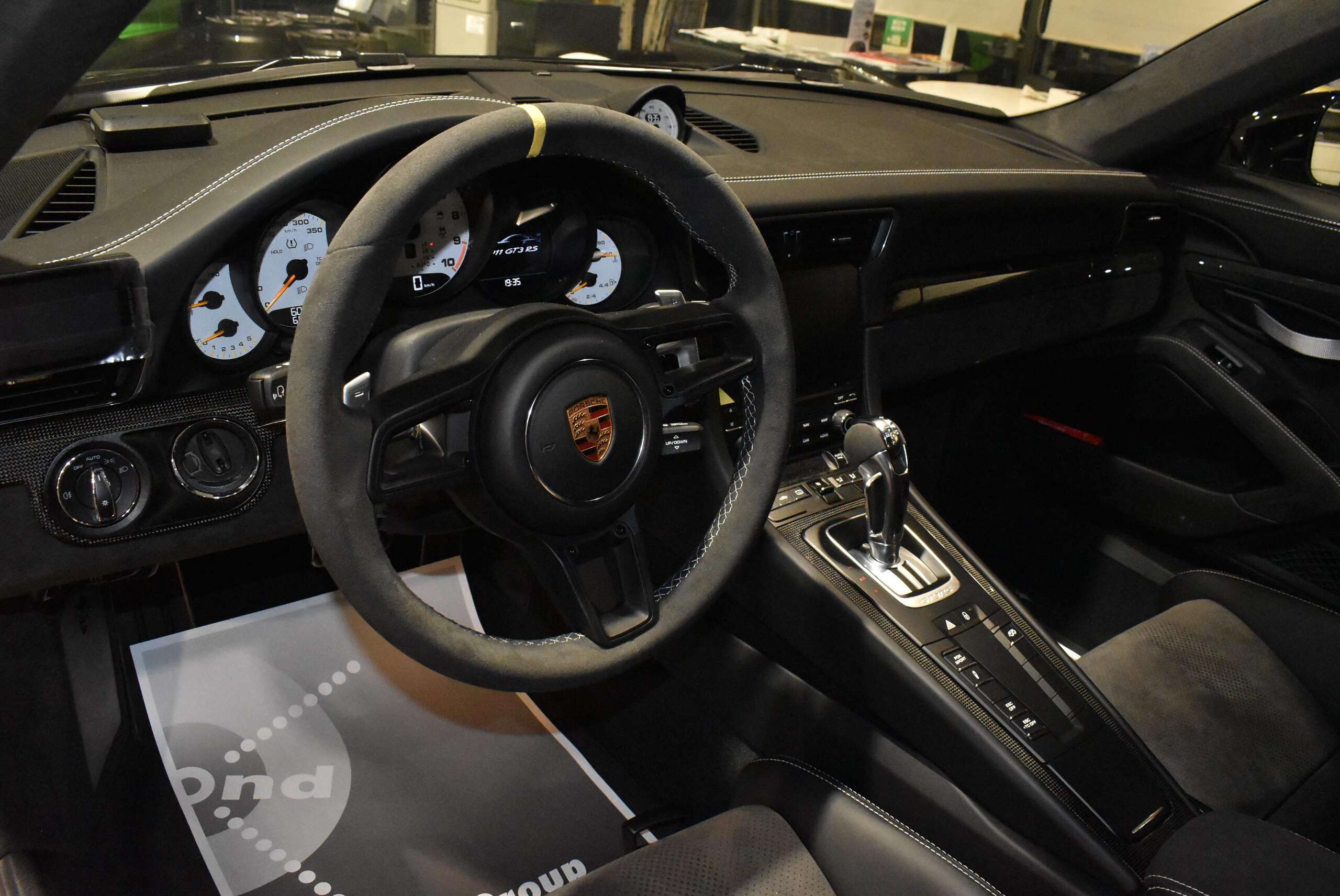 2019 Porsche 911 GT3 RS — Photo 8 / 31