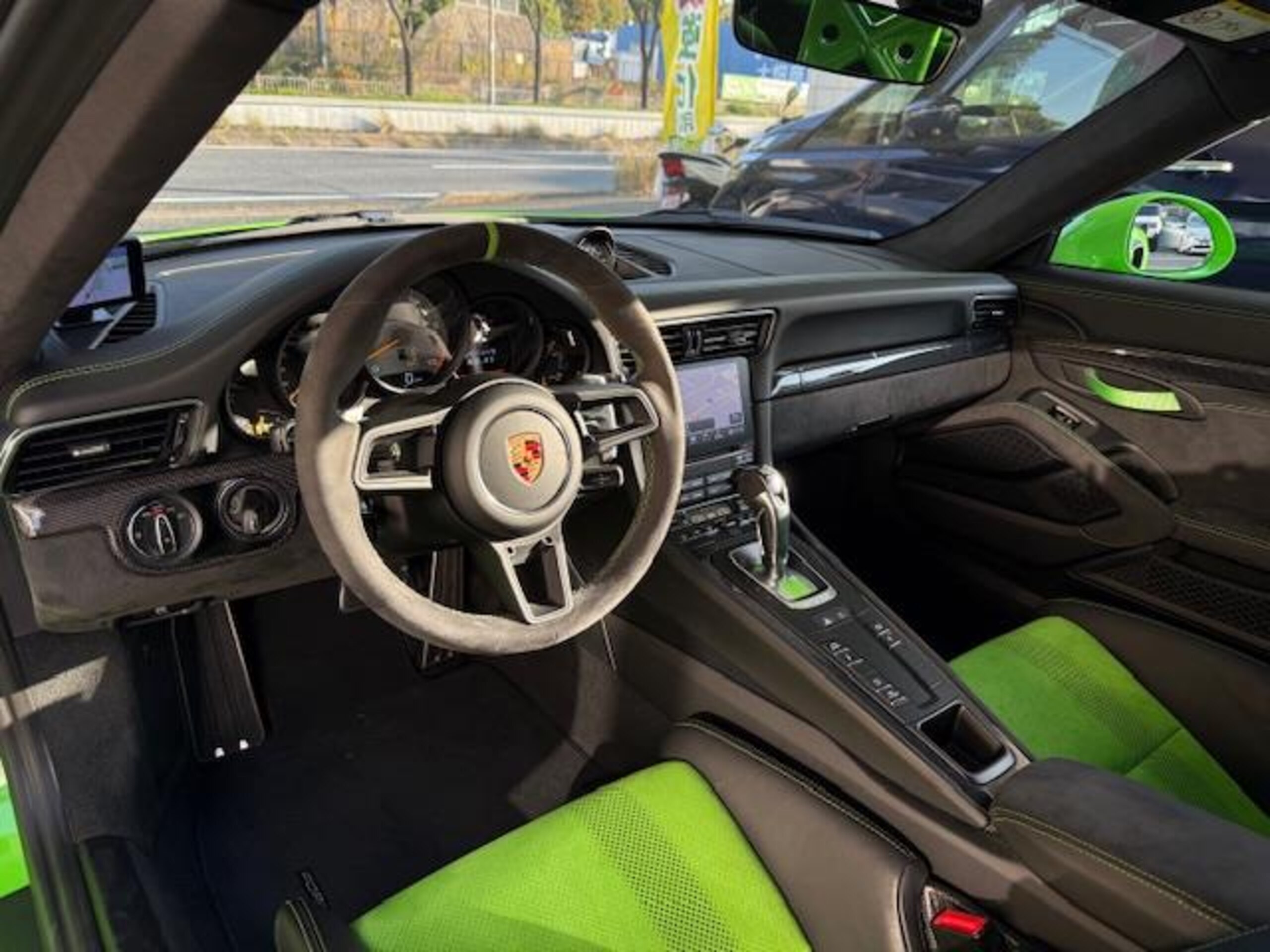 2019 Porsche 911 GT3 RS — Photo 8 / 38