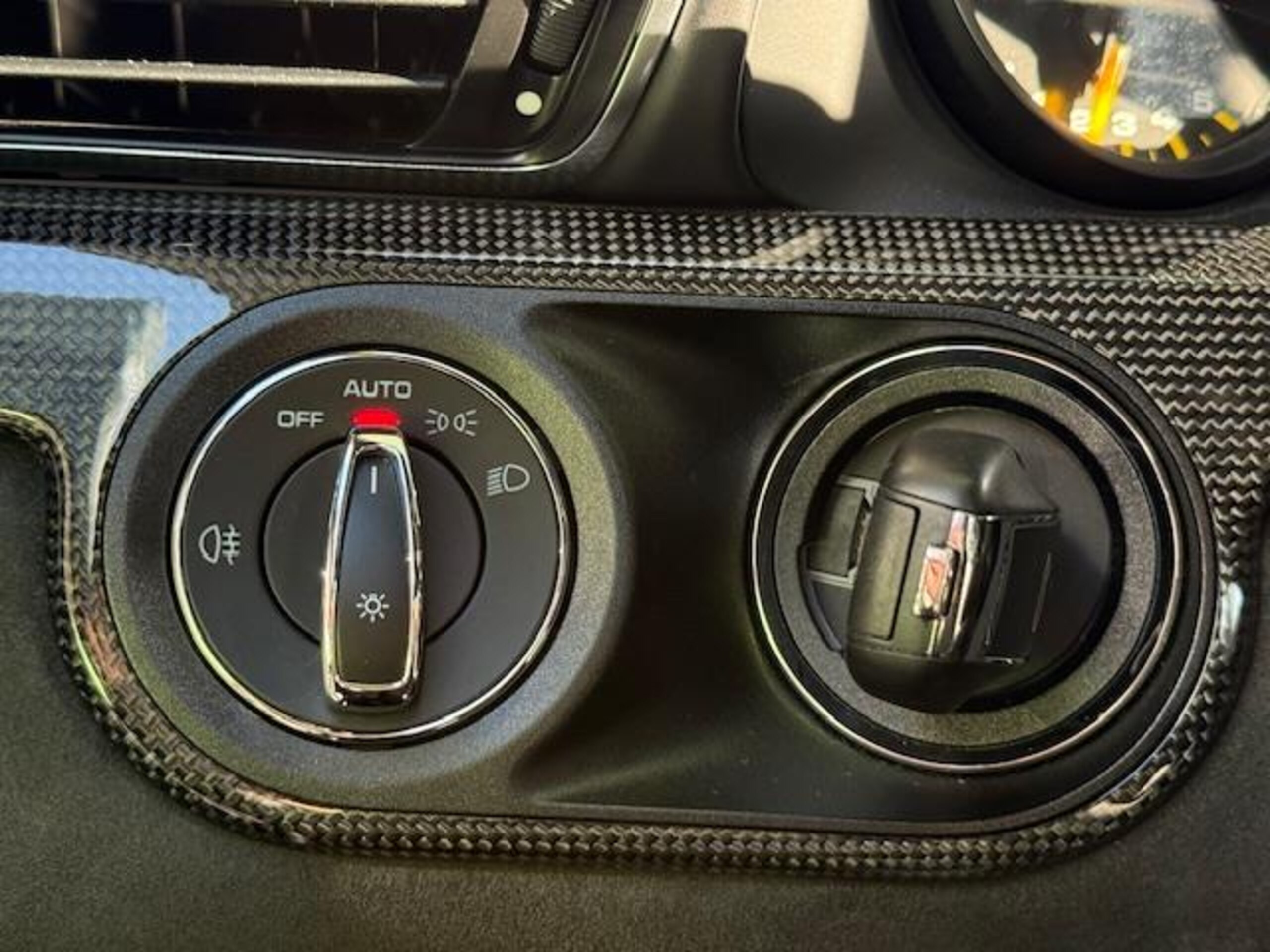 2019 Porsche 911 GT3 RS — Photo 28 / 38