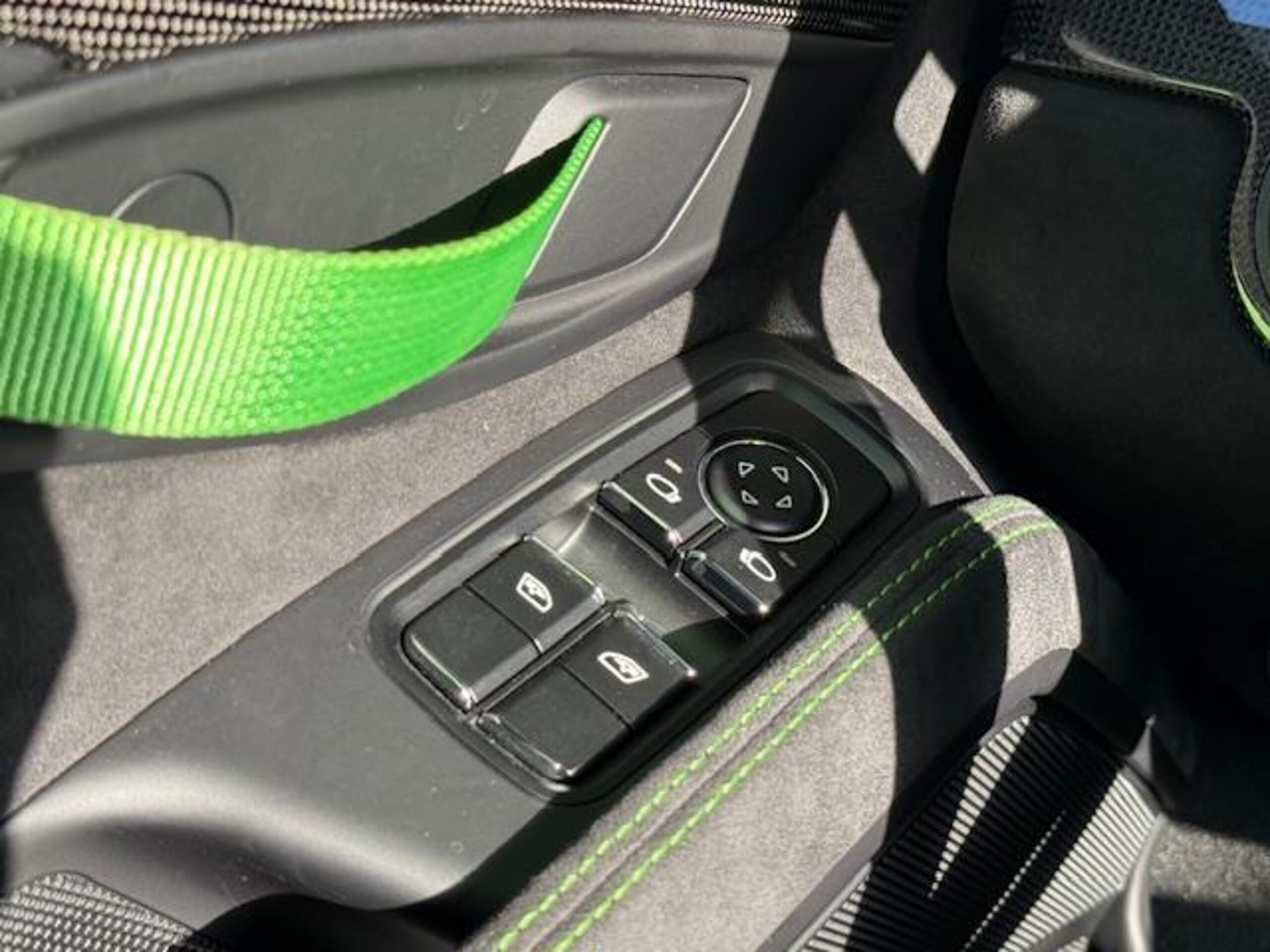 2019 Porsche 911 GT3 RS — Photo 32 / 38