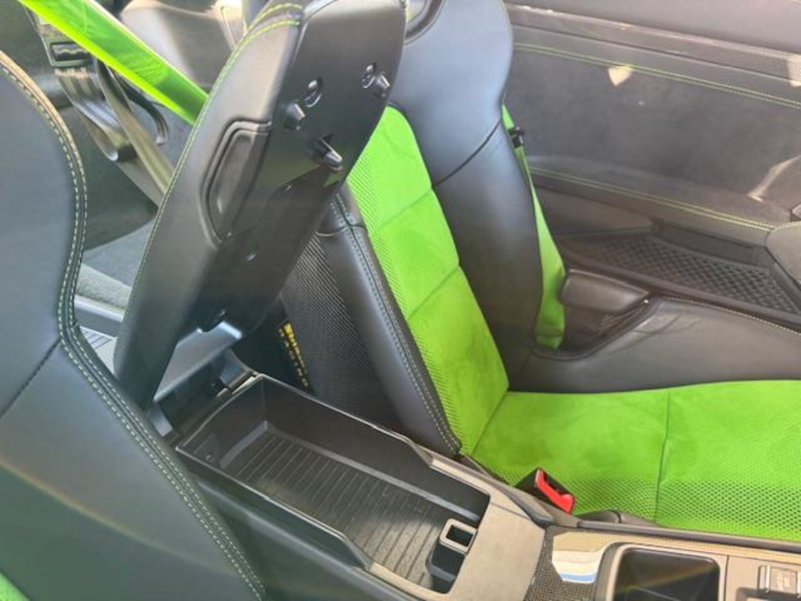 2019 Porsche 911 GT3 RS — Photo 33 / 38