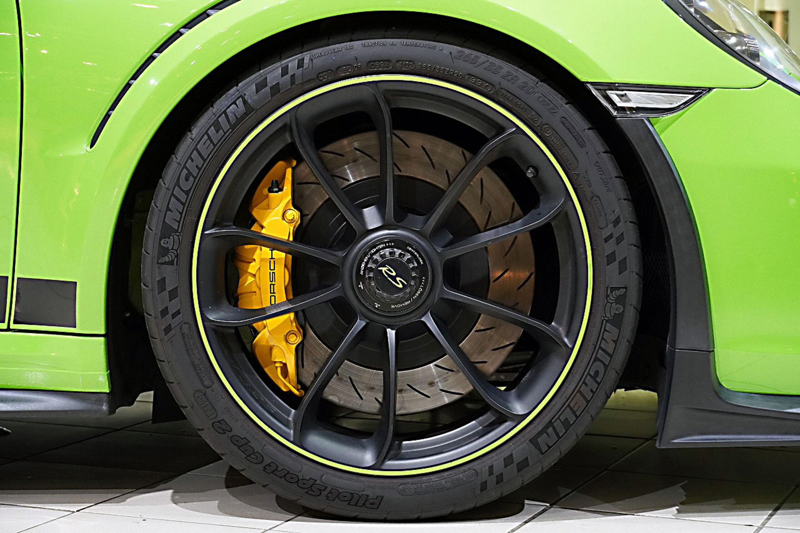 2019 Porsche 911 GT3 RS — Photo 12 / 24