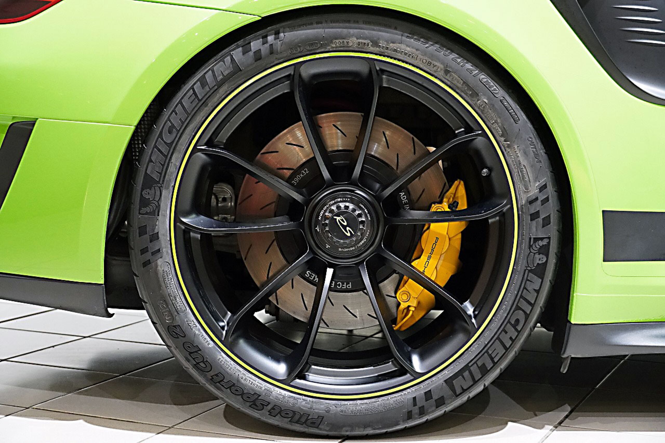 2019 Porsche 911 GT3 RS — Photo 13 / 24