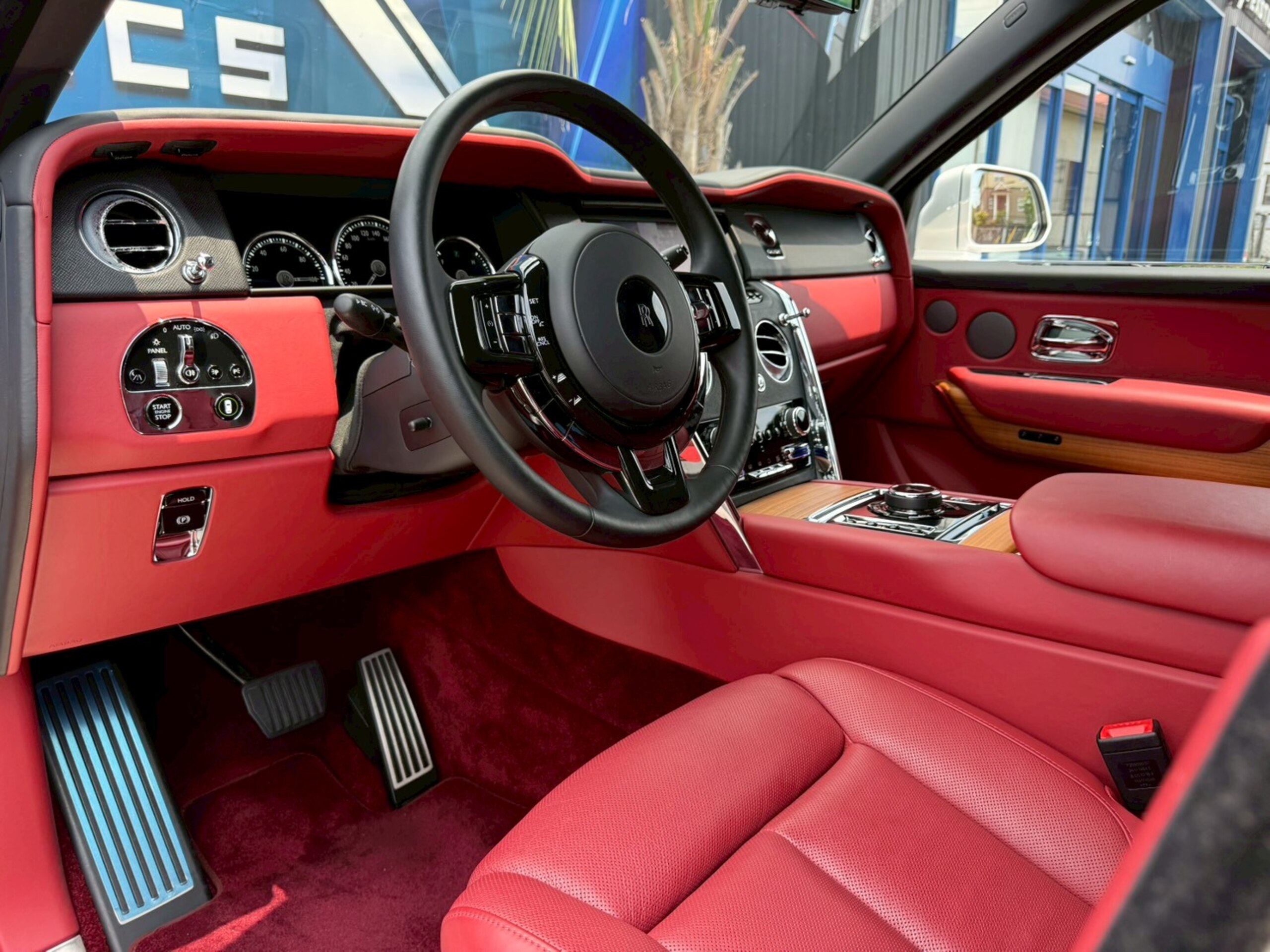 2019 Rolls-Royce Cullinan — Photo 11 / 31