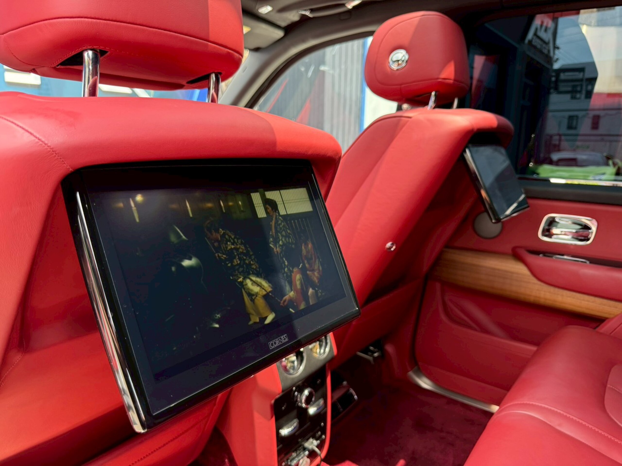2019 Rolls-Royce Cullinan — Photo 13 / 31