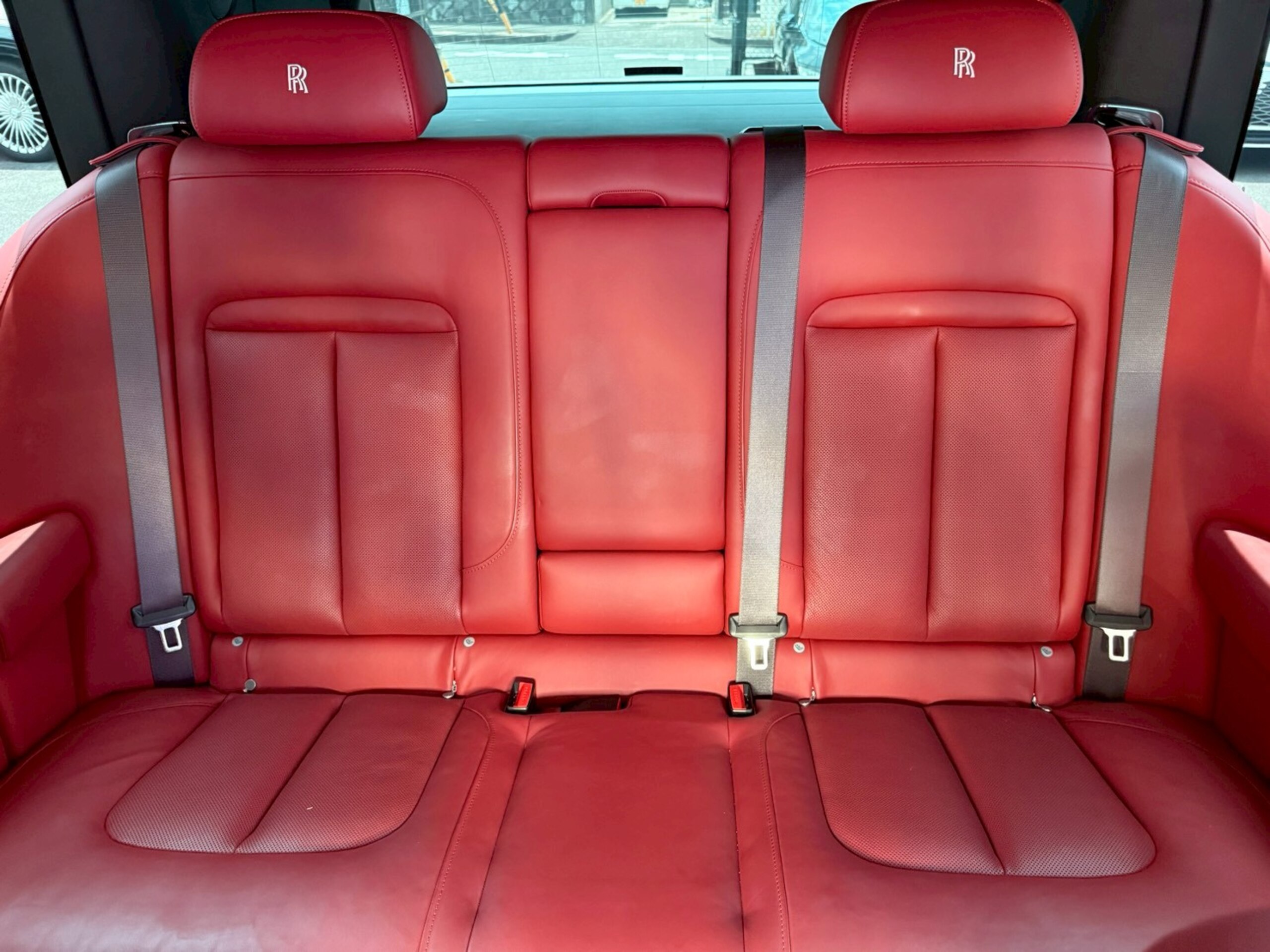 2019 Rolls-Royce Cullinan — Photo 14 / 31