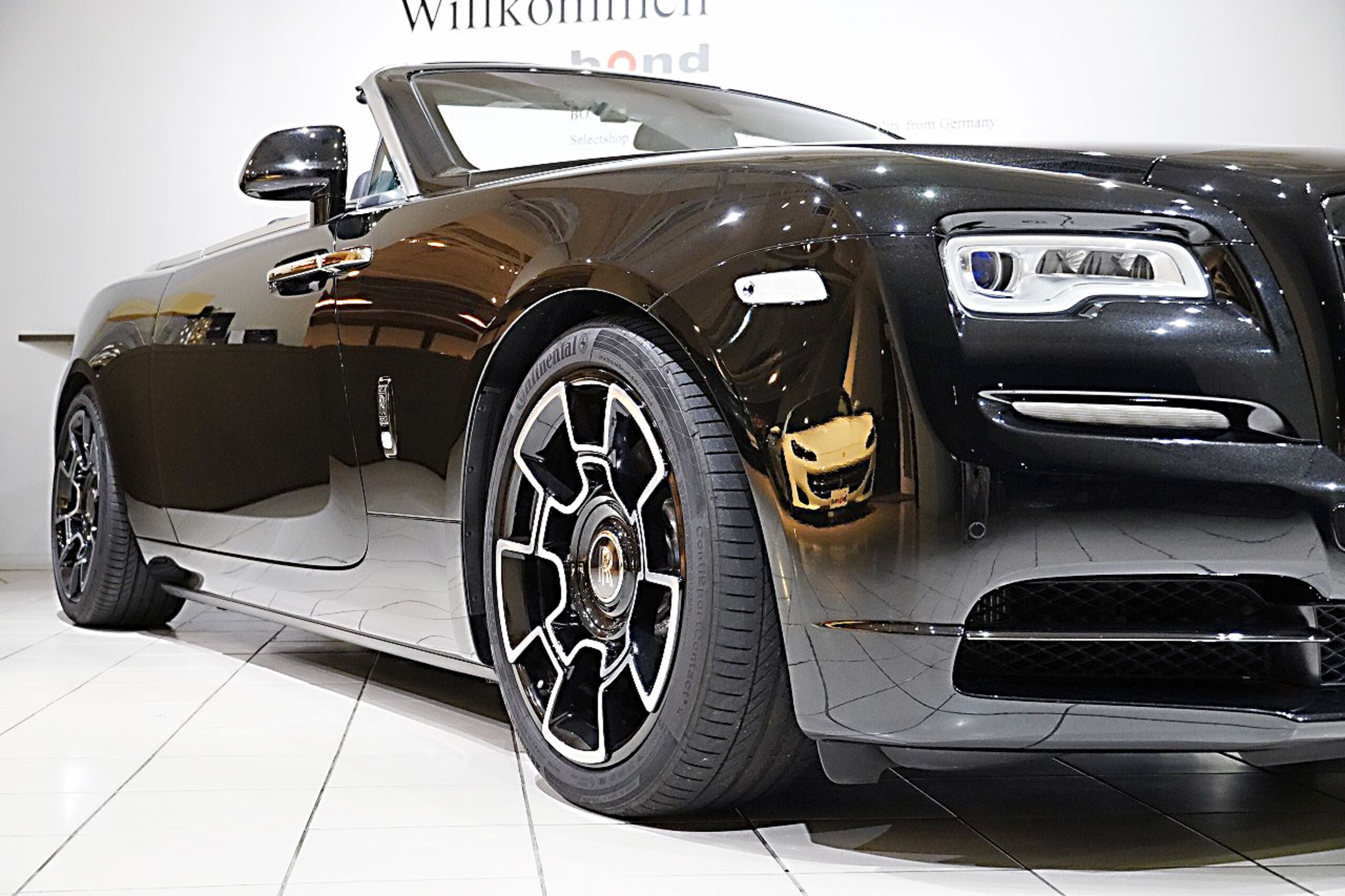 2019 Rolls-Royce Dawn Black Badge — Photo 6 / 25