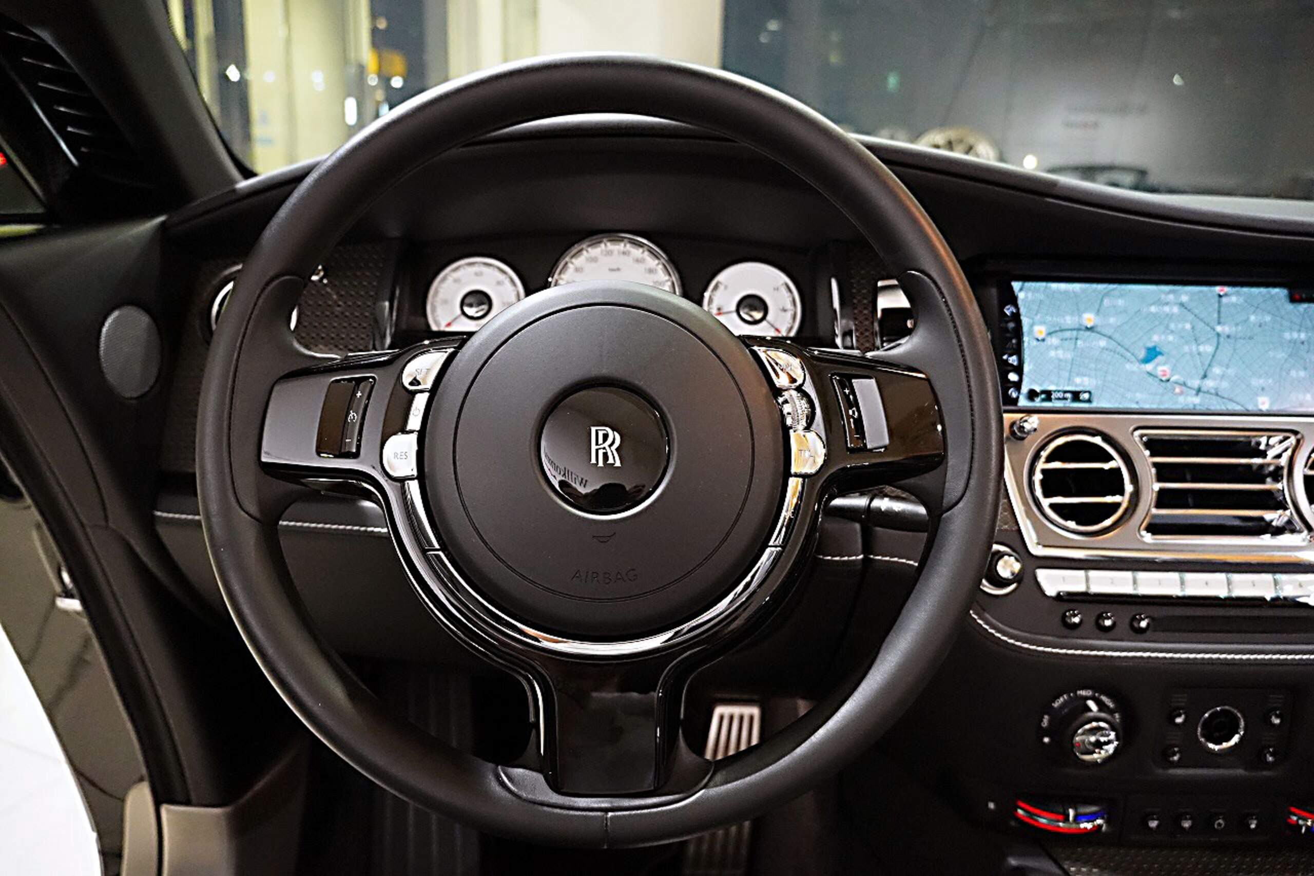 2019 Rolls-Royce Dawn Black Badge — Photo 9 / 25