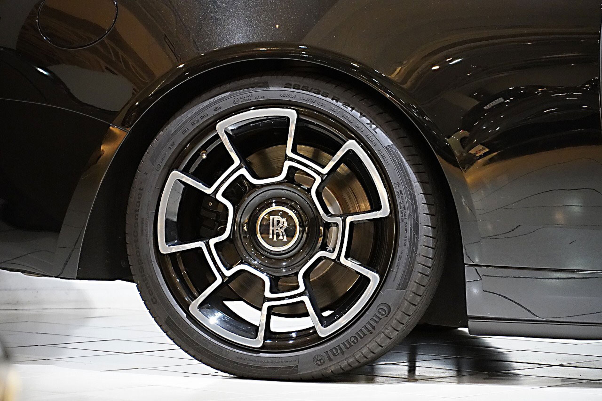 2019 Rolls-Royce Dawn Black Badge — Photo 12 / 25