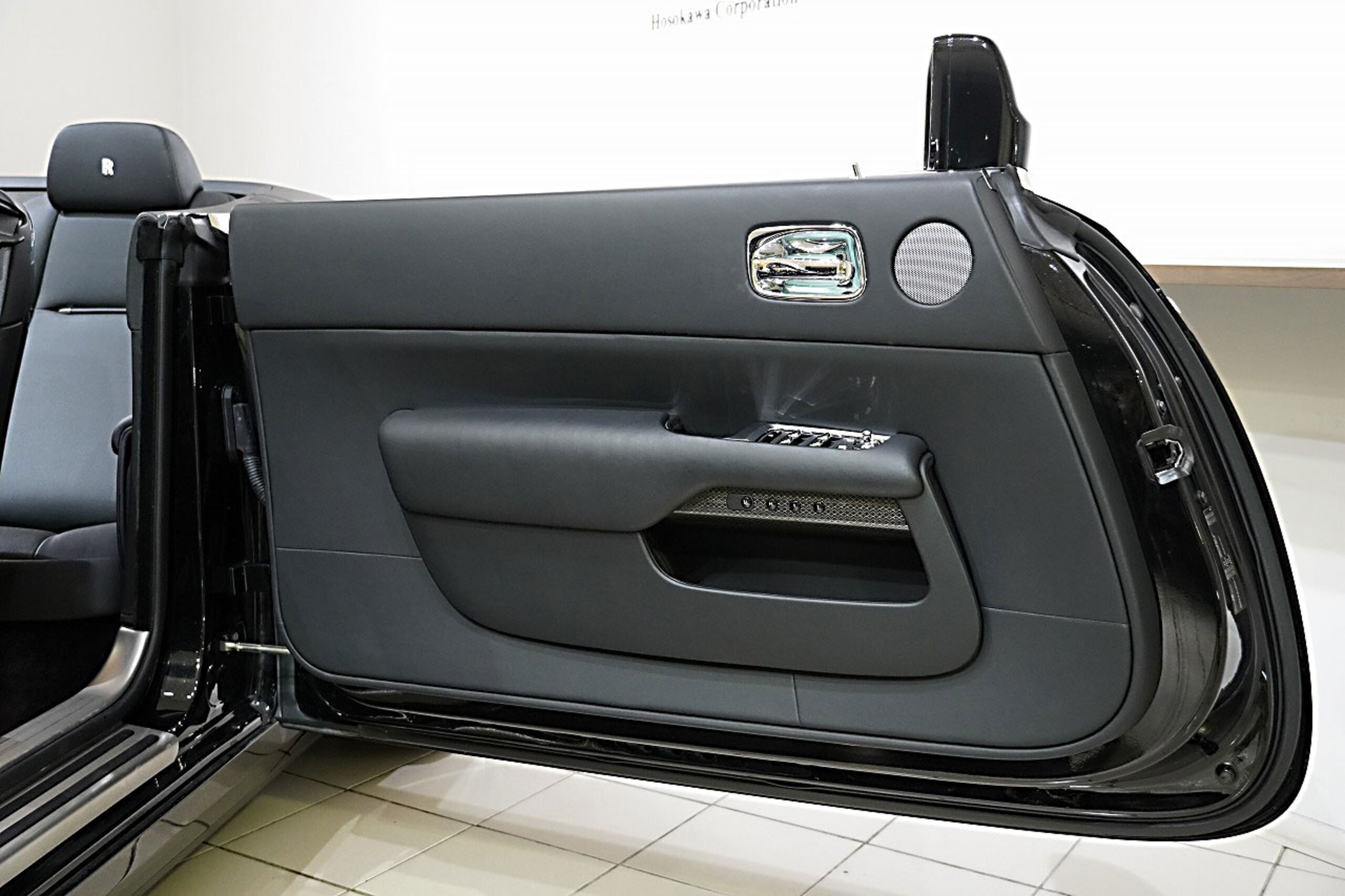 2019 Rolls-Royce Dawn Black Badge — Photo 13 / 25